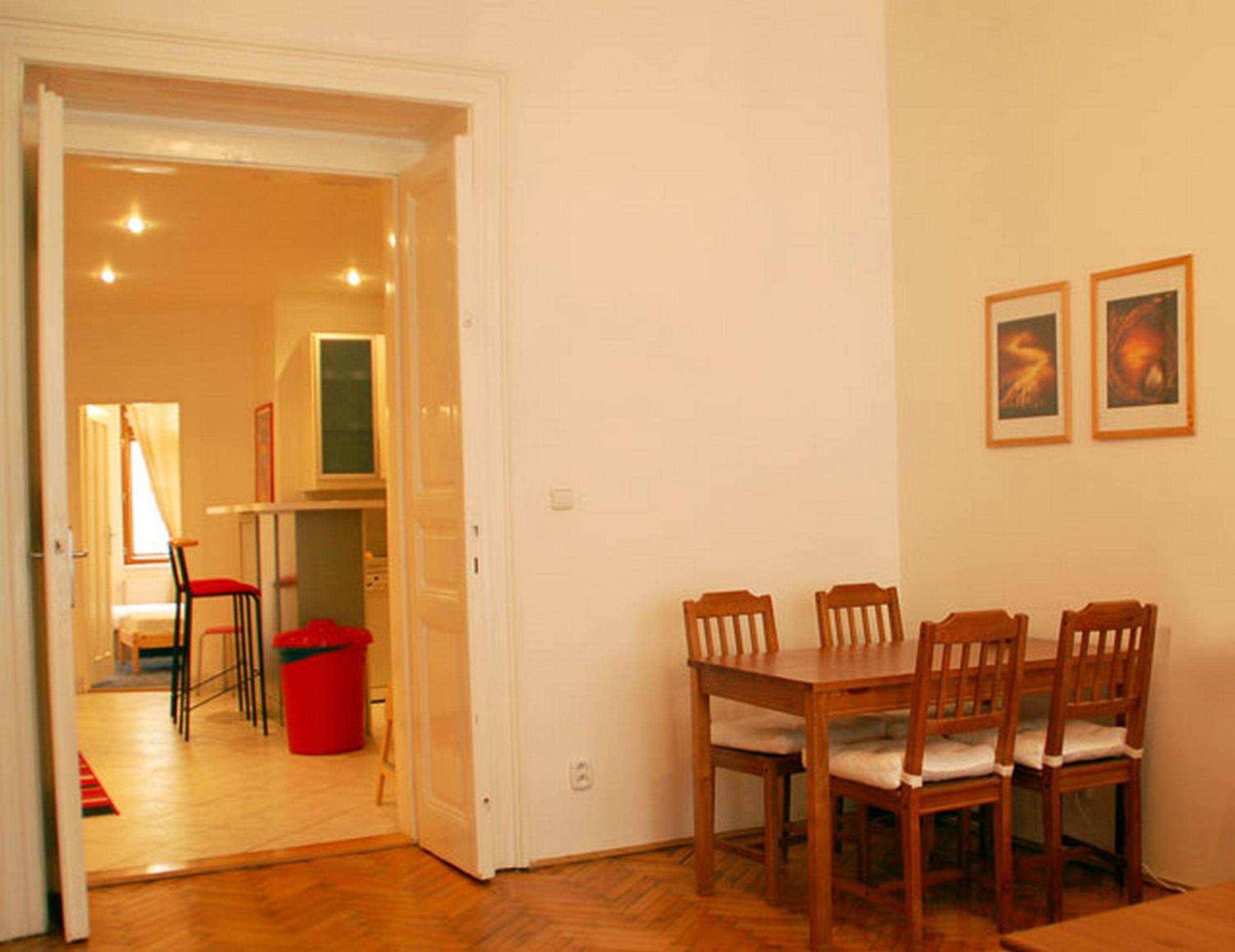 Apartments Vezenska