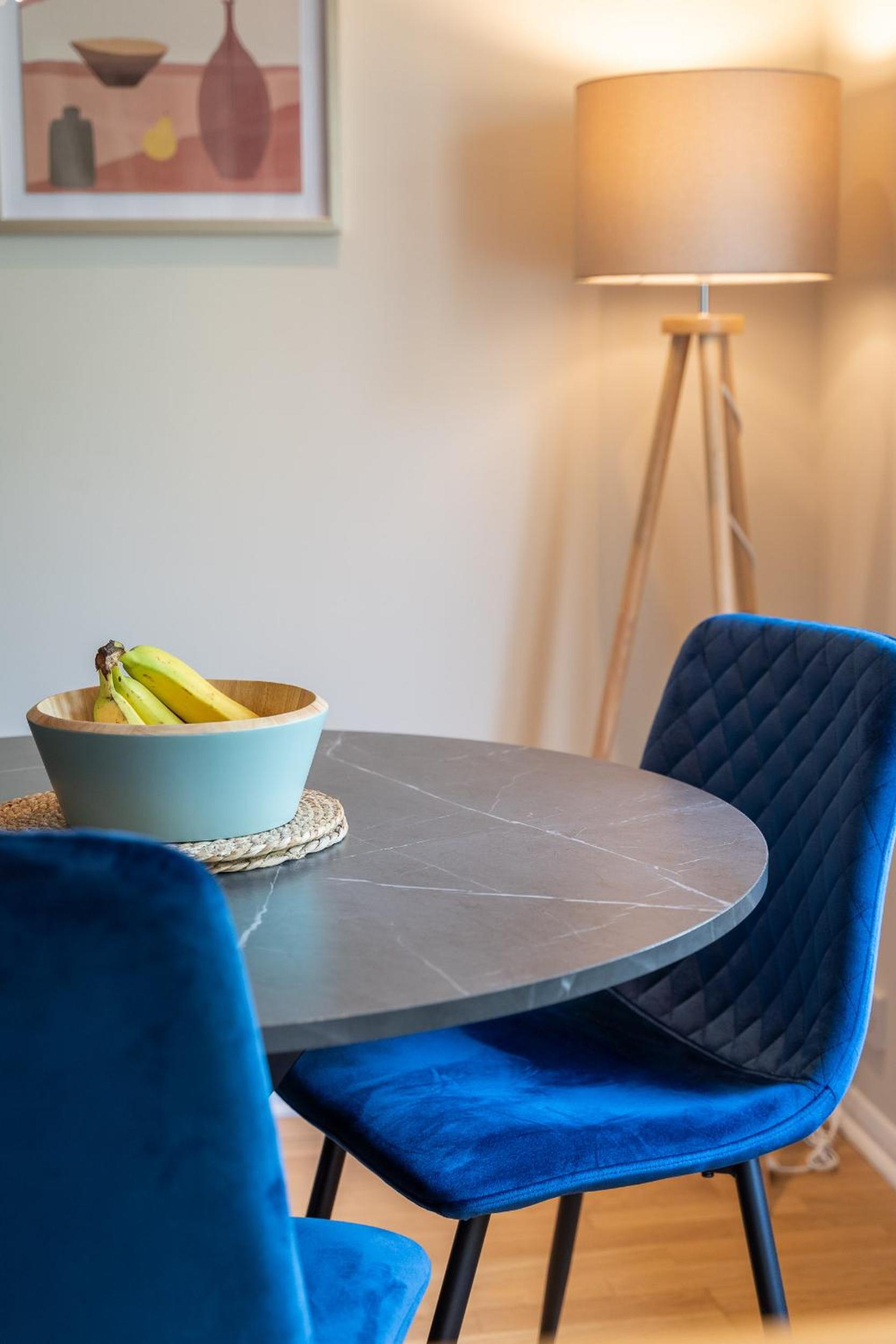 Homely and Stylish Bermondsey Apartment with Parking