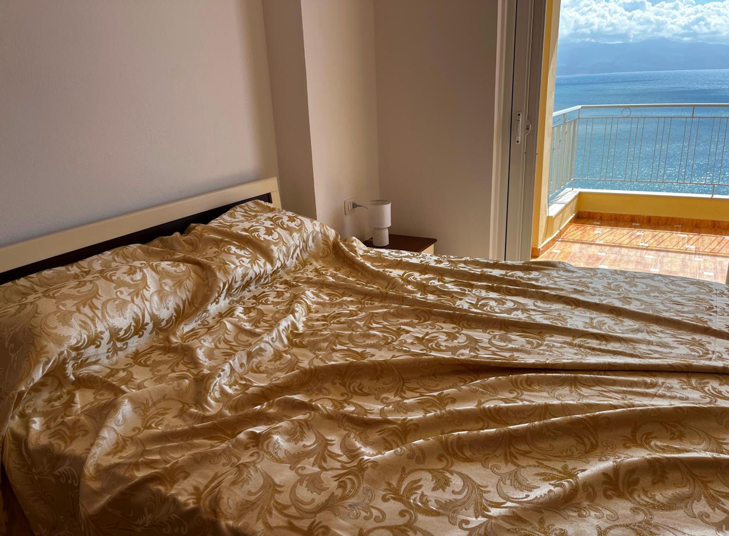 Luxury King and Queen apartment for Royal Holiday