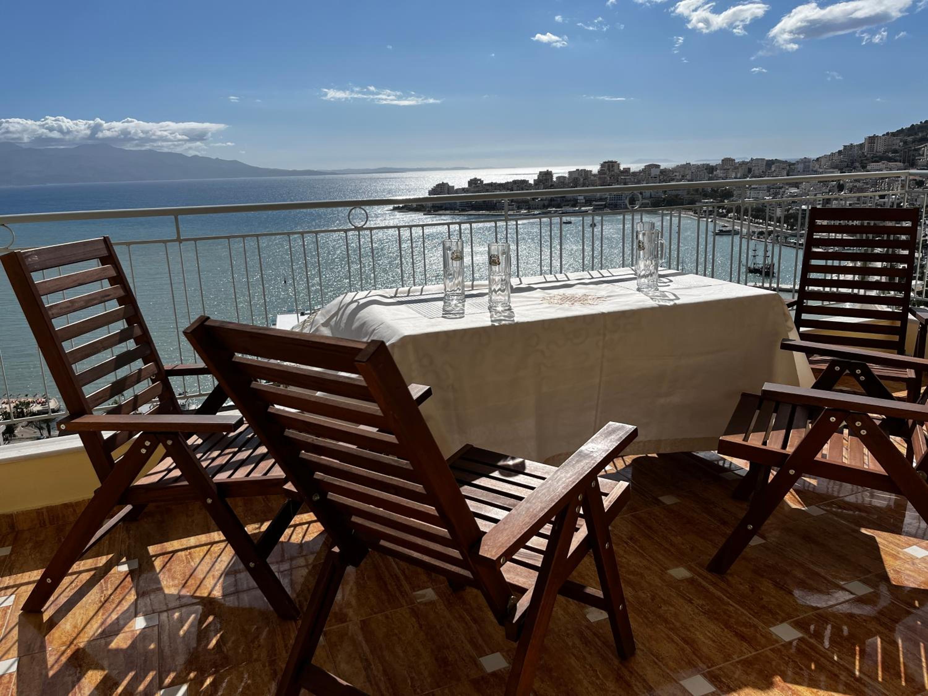 Luxury King and Queen apartment for Royal Holiday