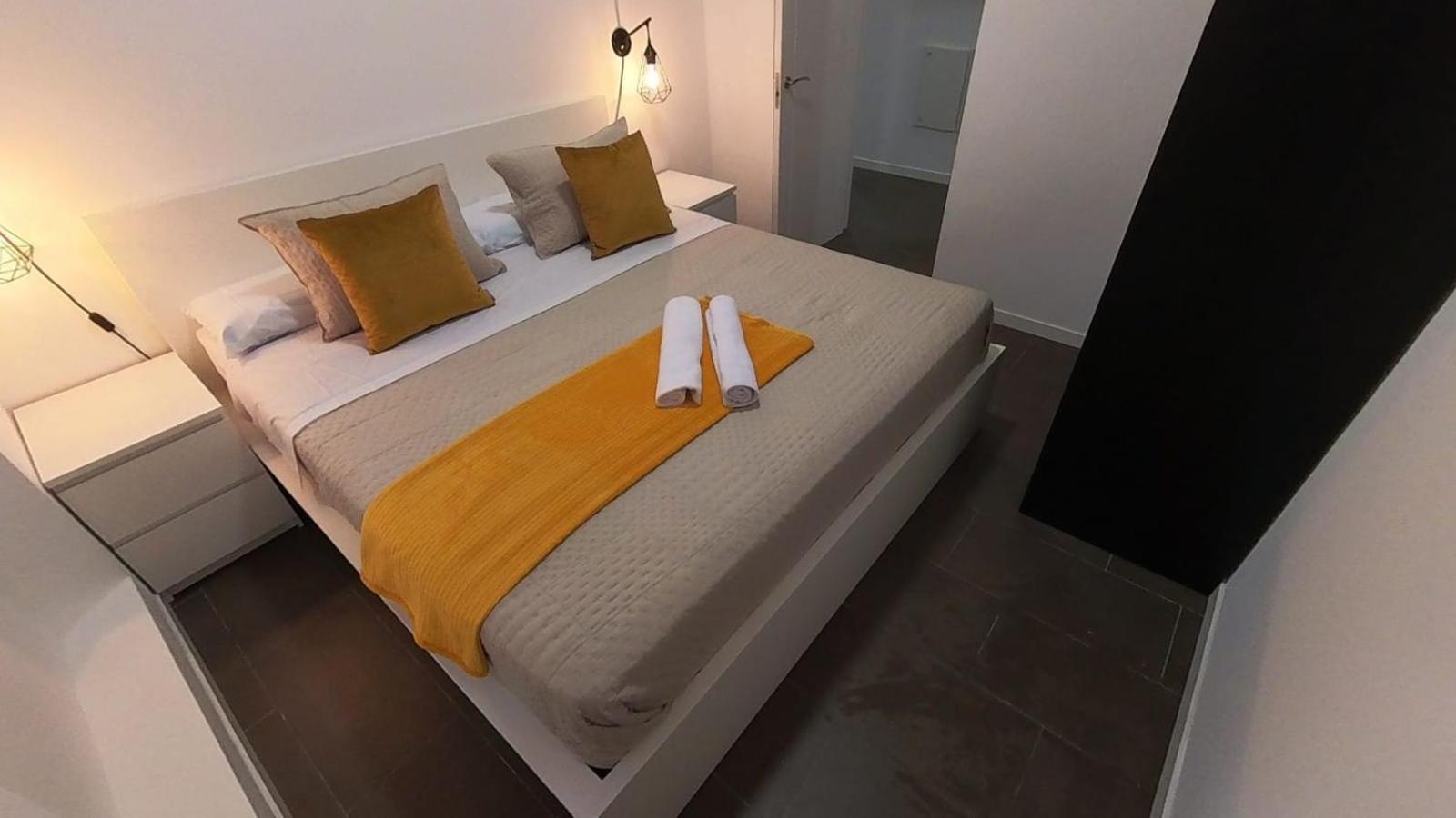 Alojamiento Los naranjos con Piscina y Parking gratuito
