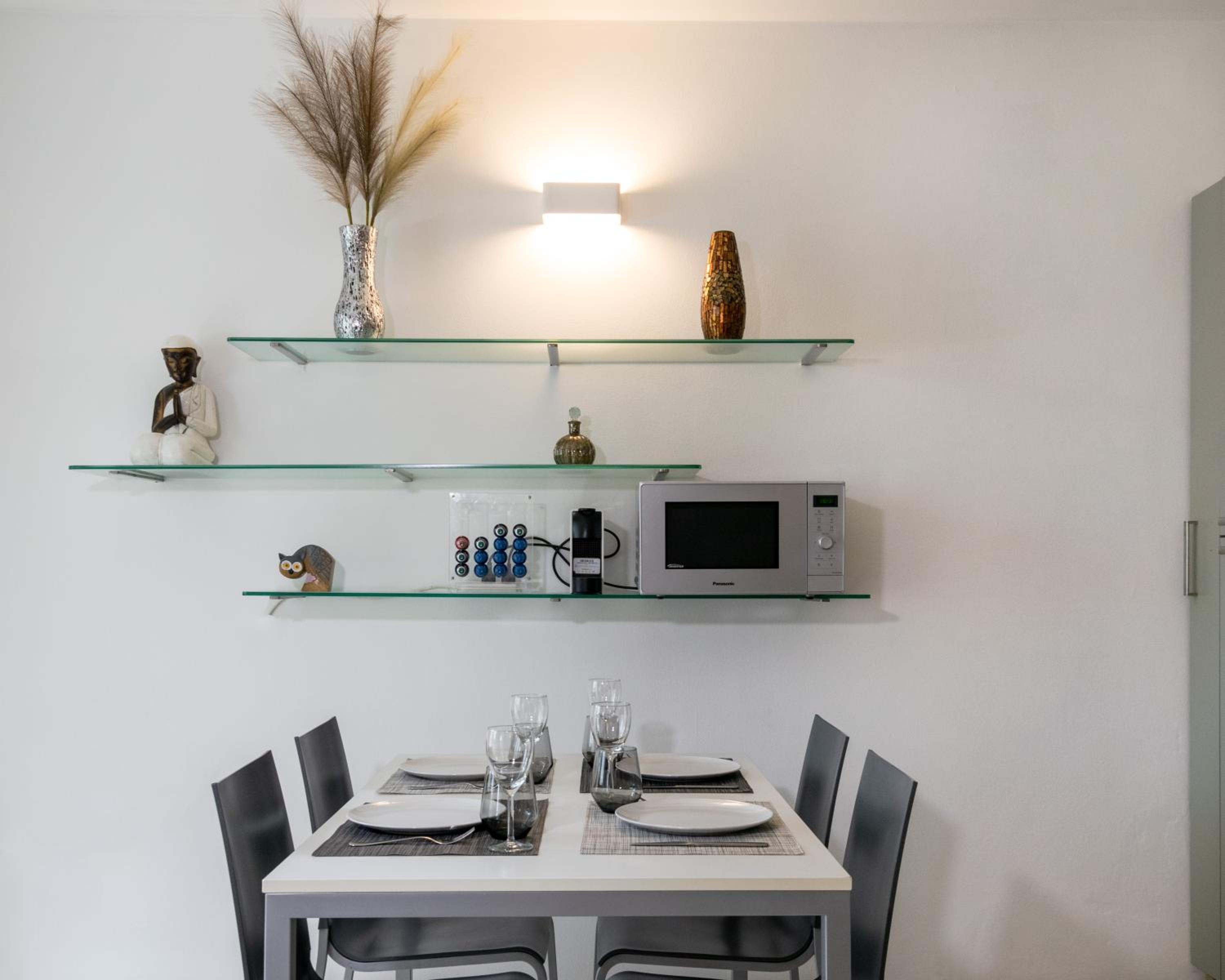 Riva Central Apartment - Free Parking view 5