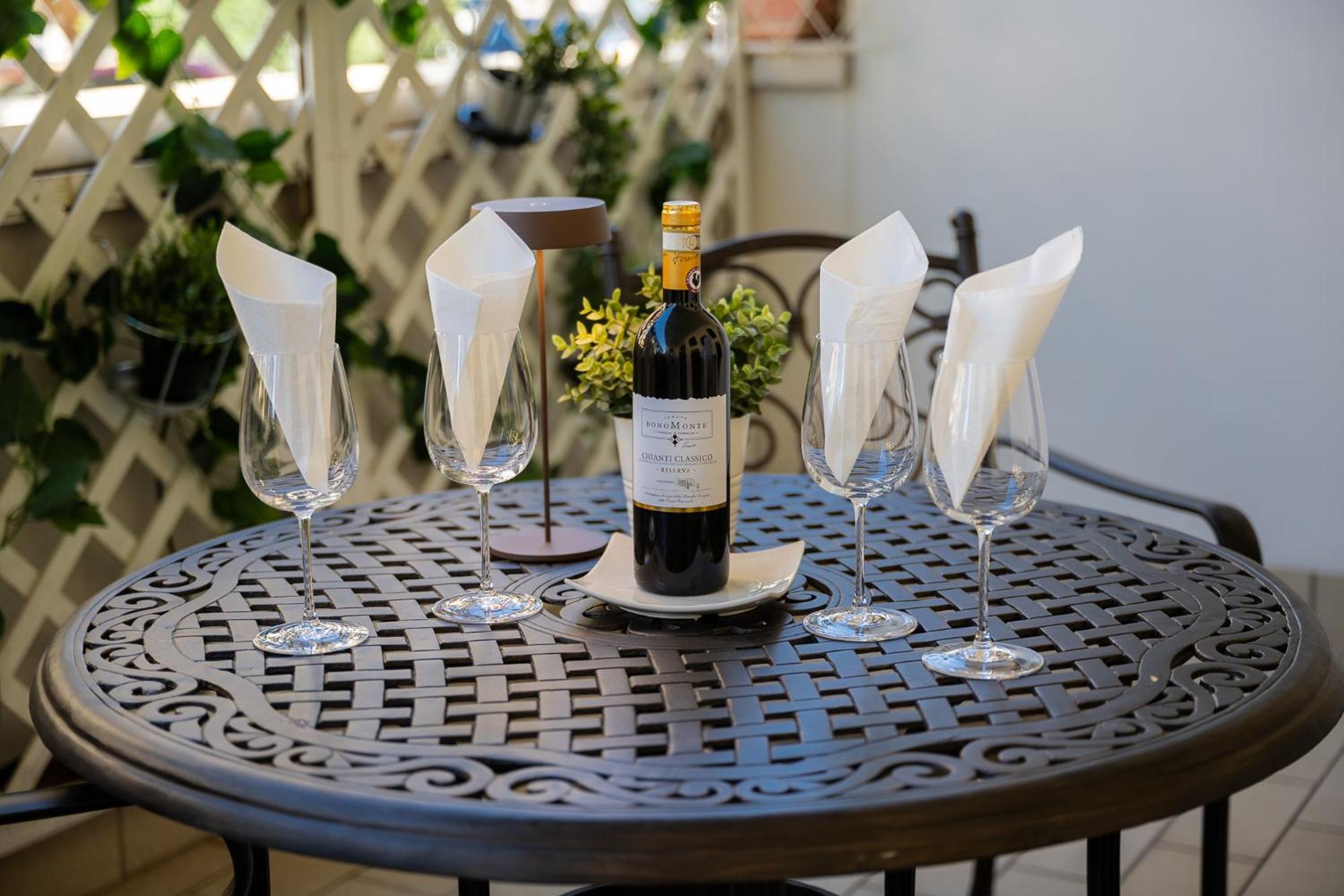 Elegant Location in Florence - 2 FREE PARKING!