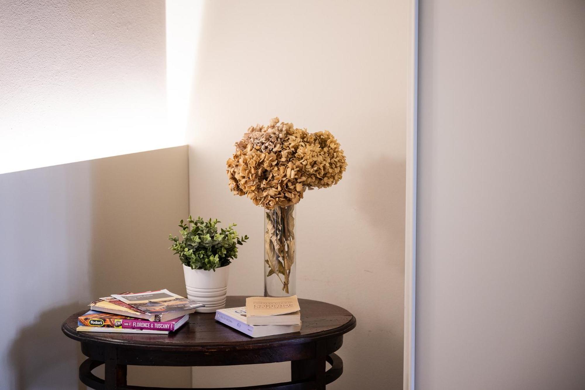 Elegant Location in Florence - 2 FREE PARKING!