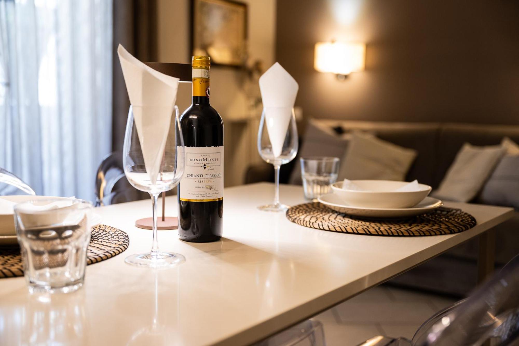 Elegant Location in Florence - 2 FREE PARKING!