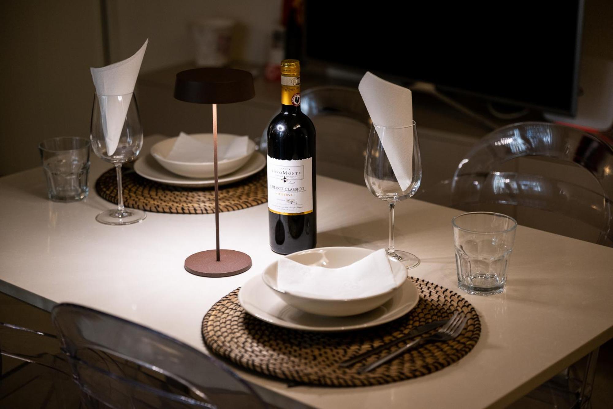 Elegant Location in Florence - 2 FREE PARKING!