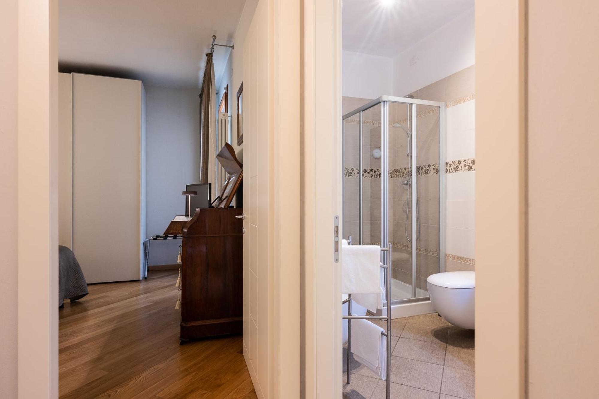 Elegant Location in Florence - 2 FREE PARKING!