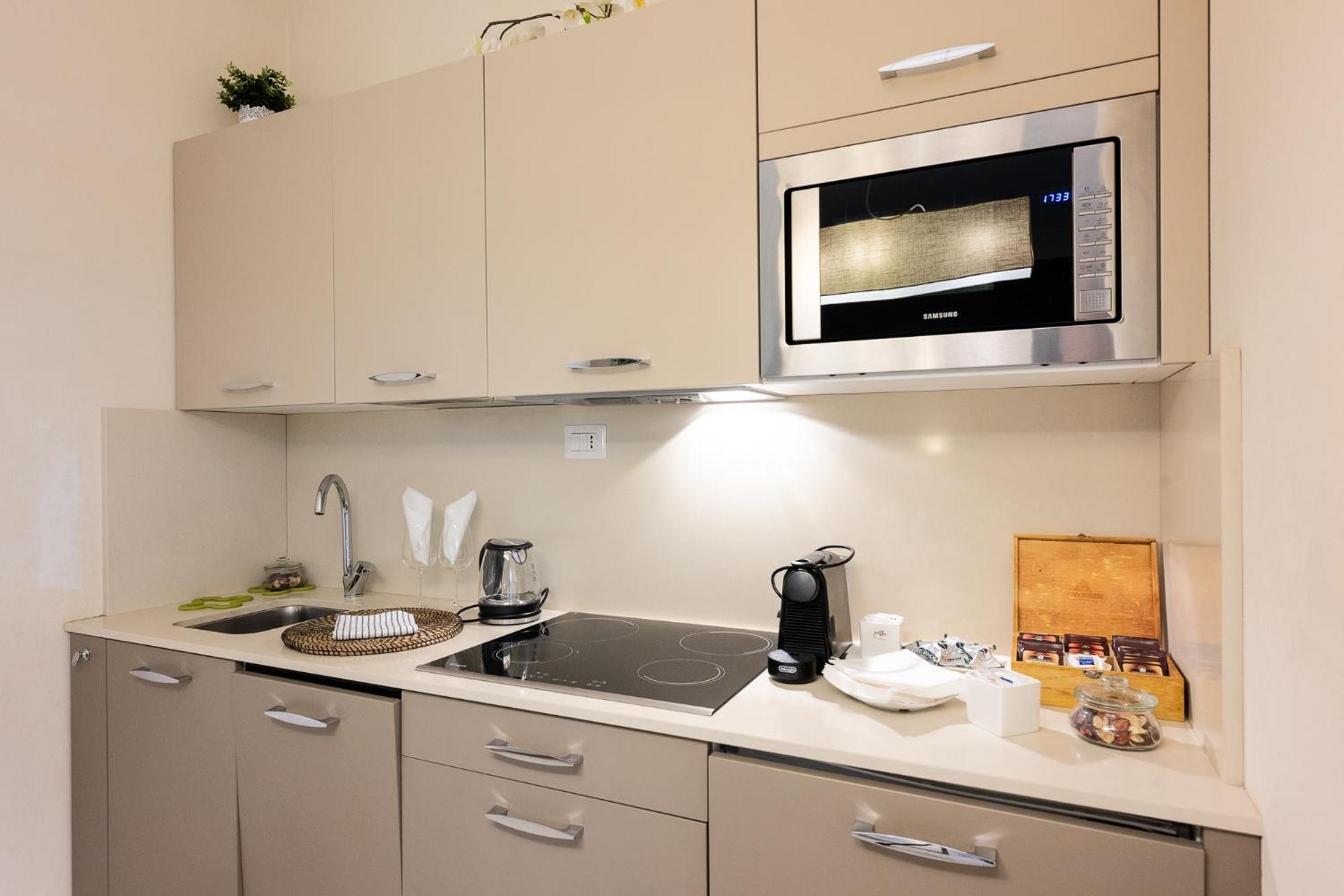 Elegant Location in Florence - 2 FREE PARKING!