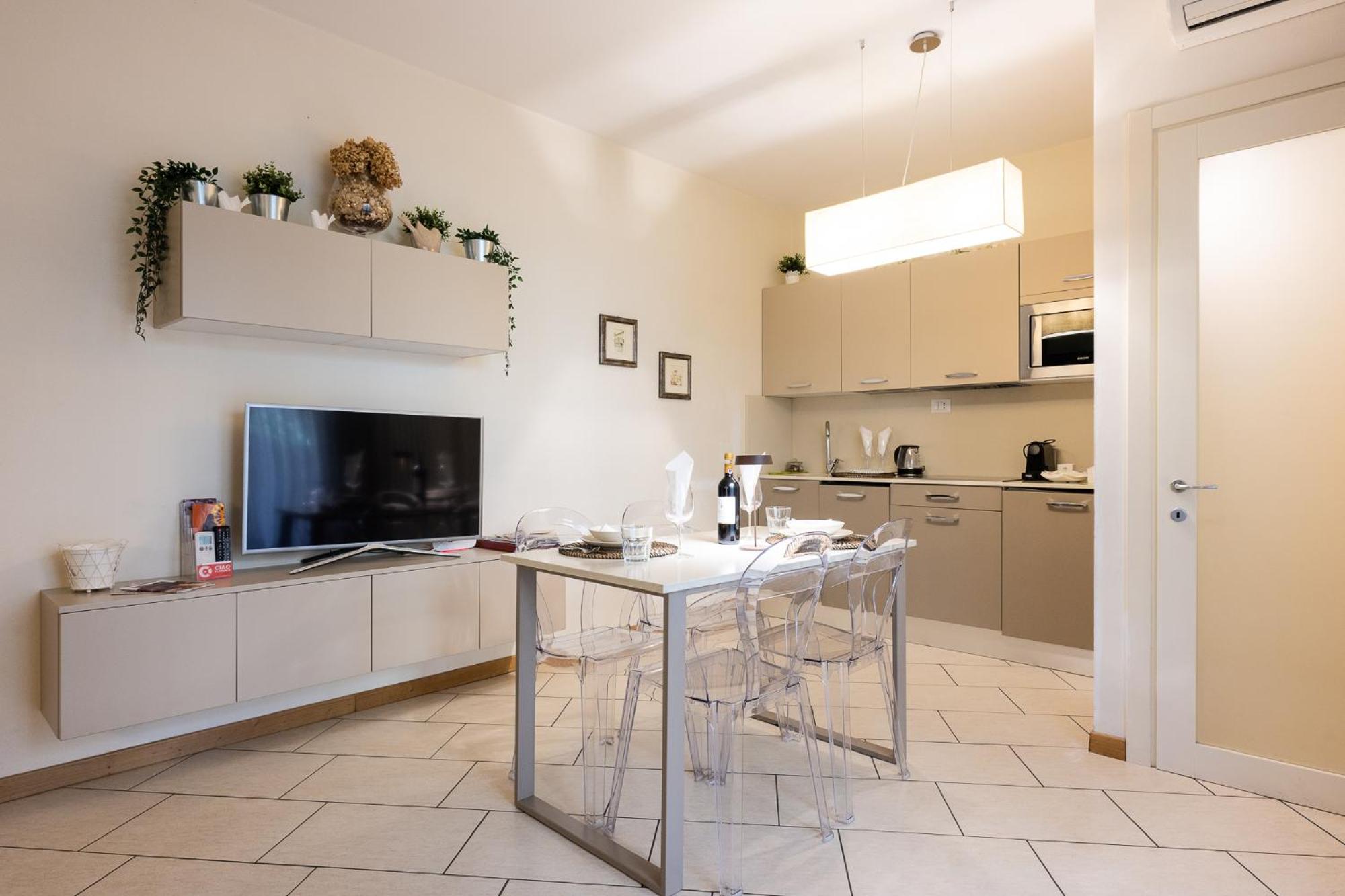 Elegant Location in Florence - 2 FREE PARKING!