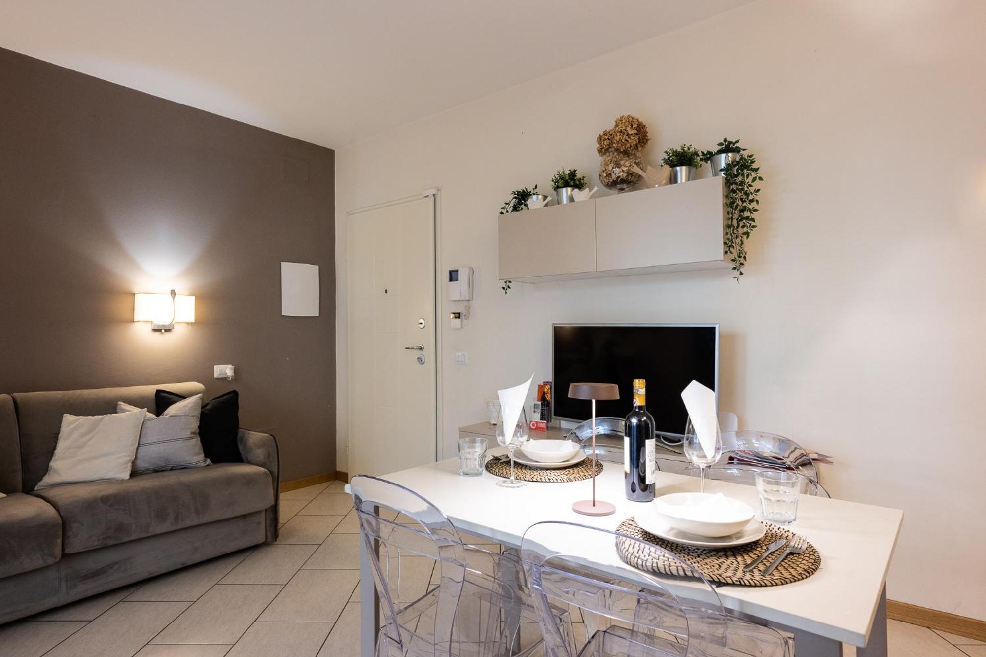 Elegant Location in Florence - 2 FREE PARKING!