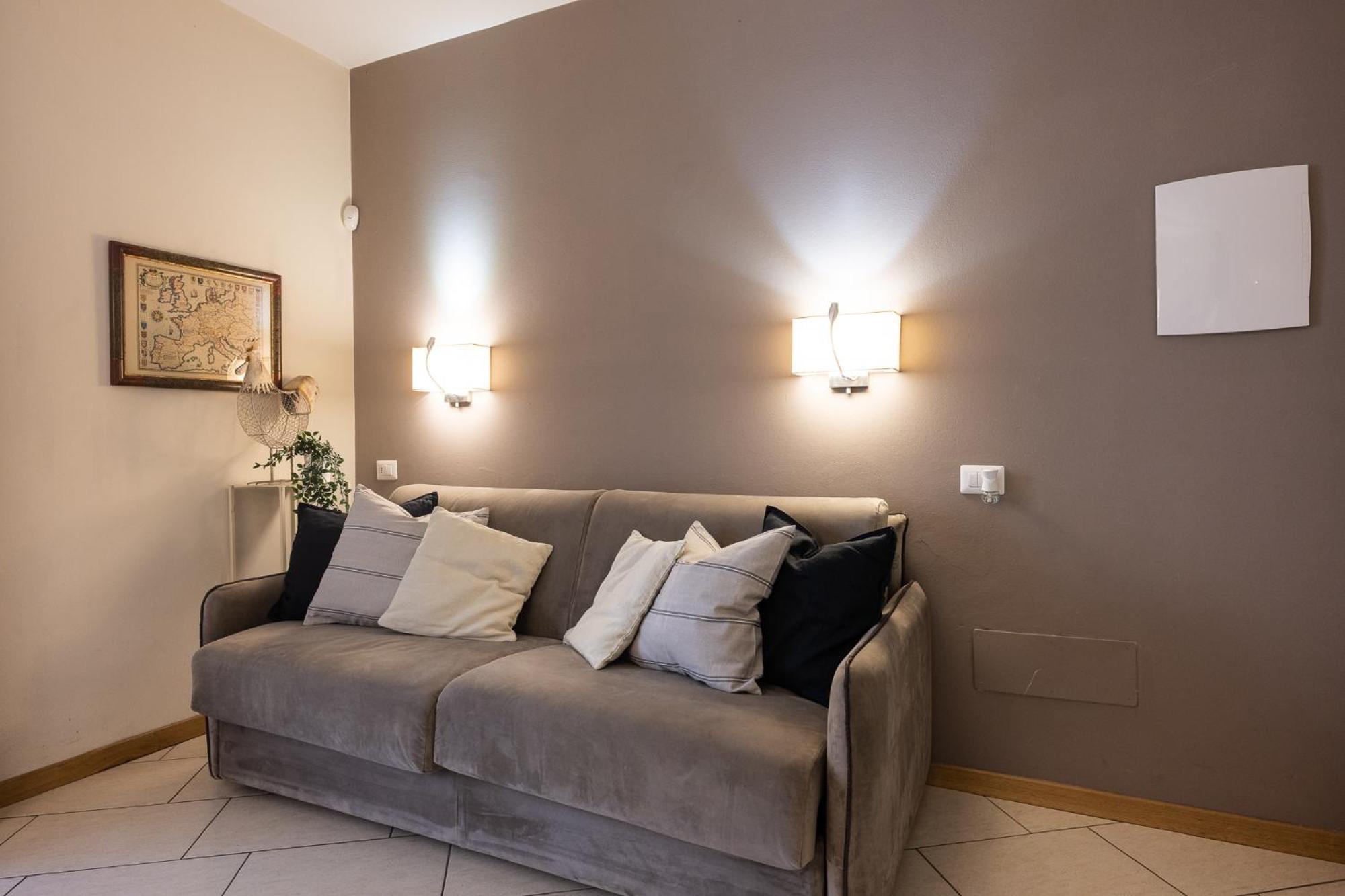 Elegant Location in Florence - 2 FREE PARKING!