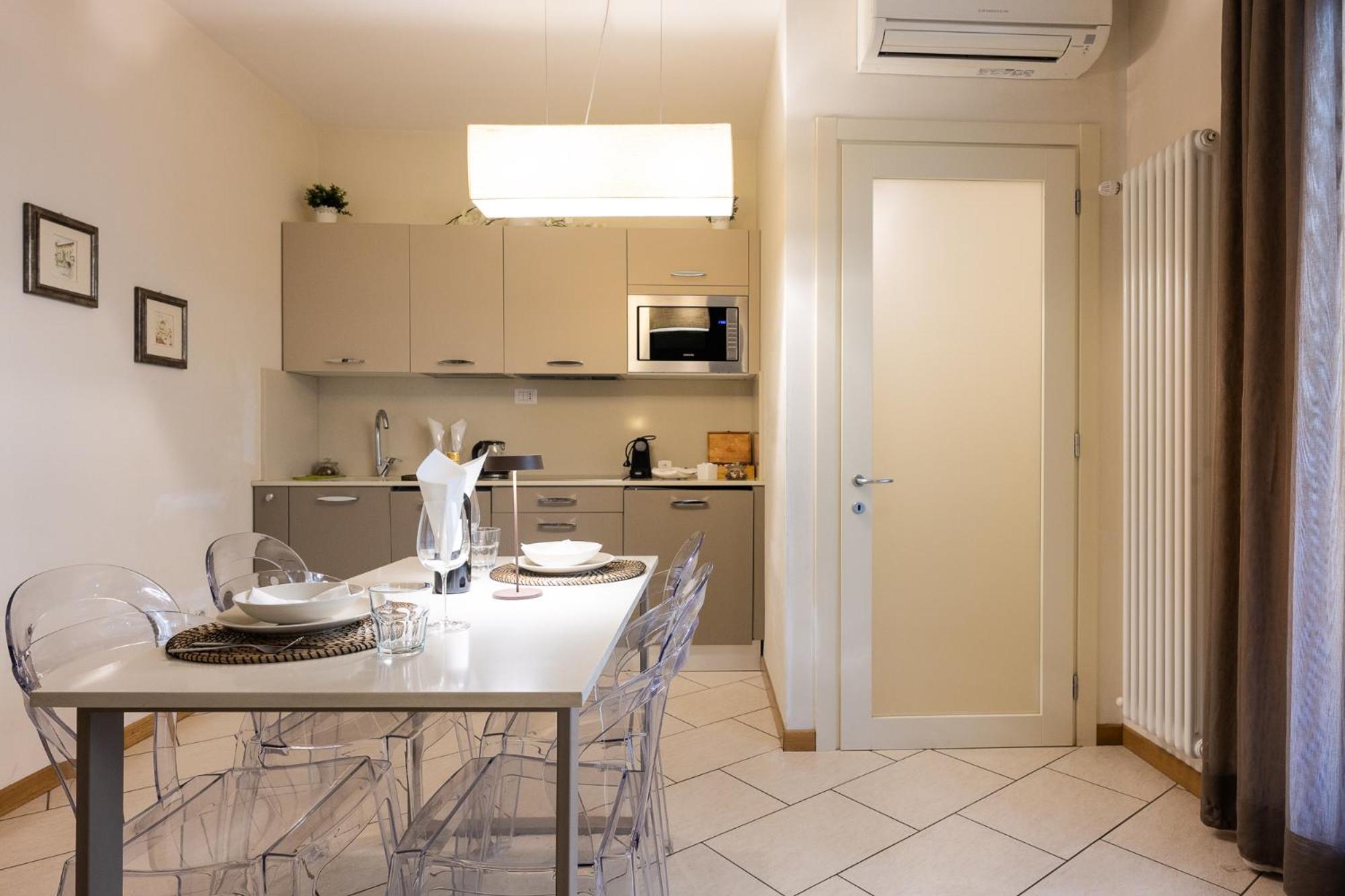 Elegant Location in Florence - 2 FREE PARKING!