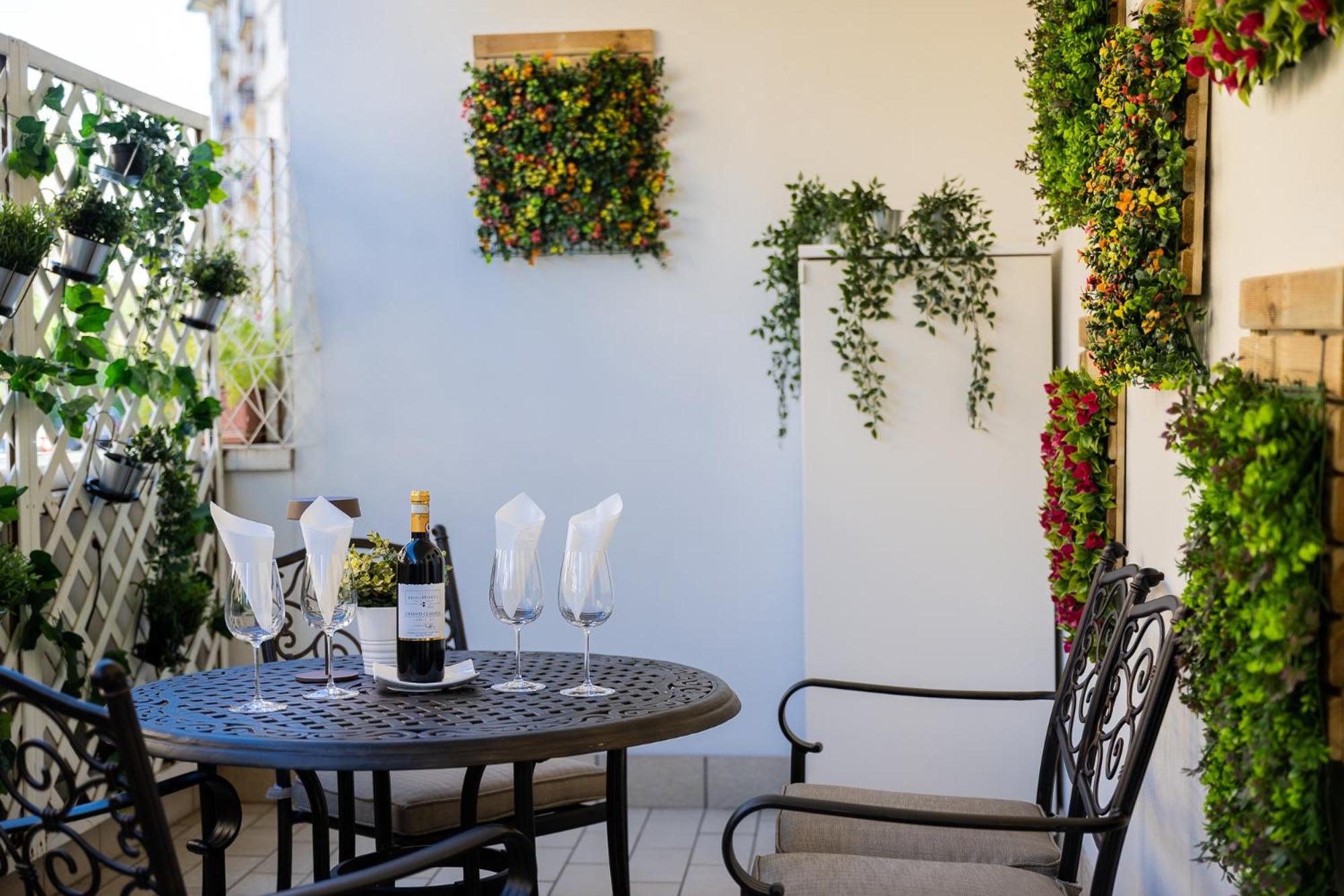 Elegant Location in Florence - 2 FREE PARKING!