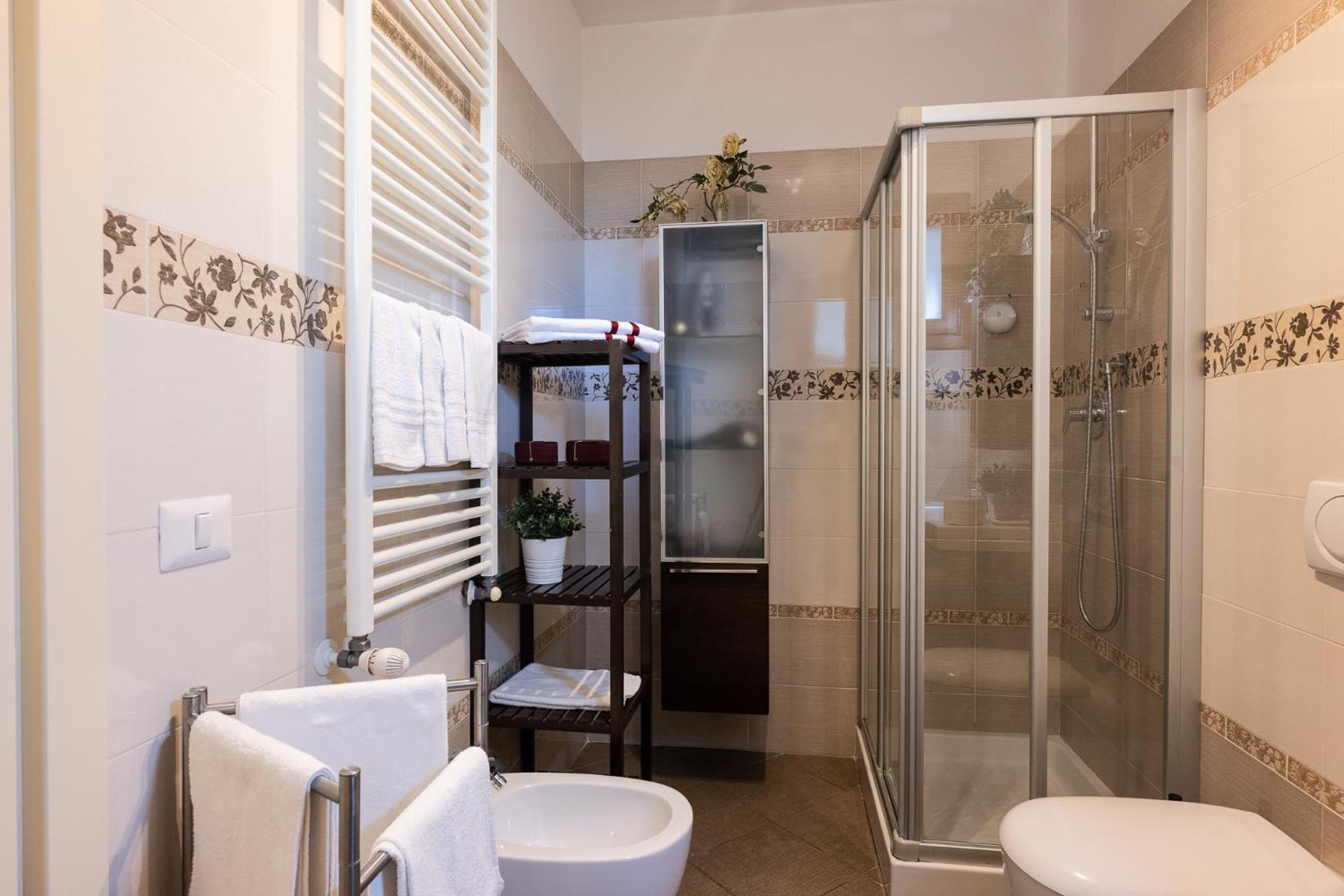 Elegant Location in Florence - 2 FREE PARKING!