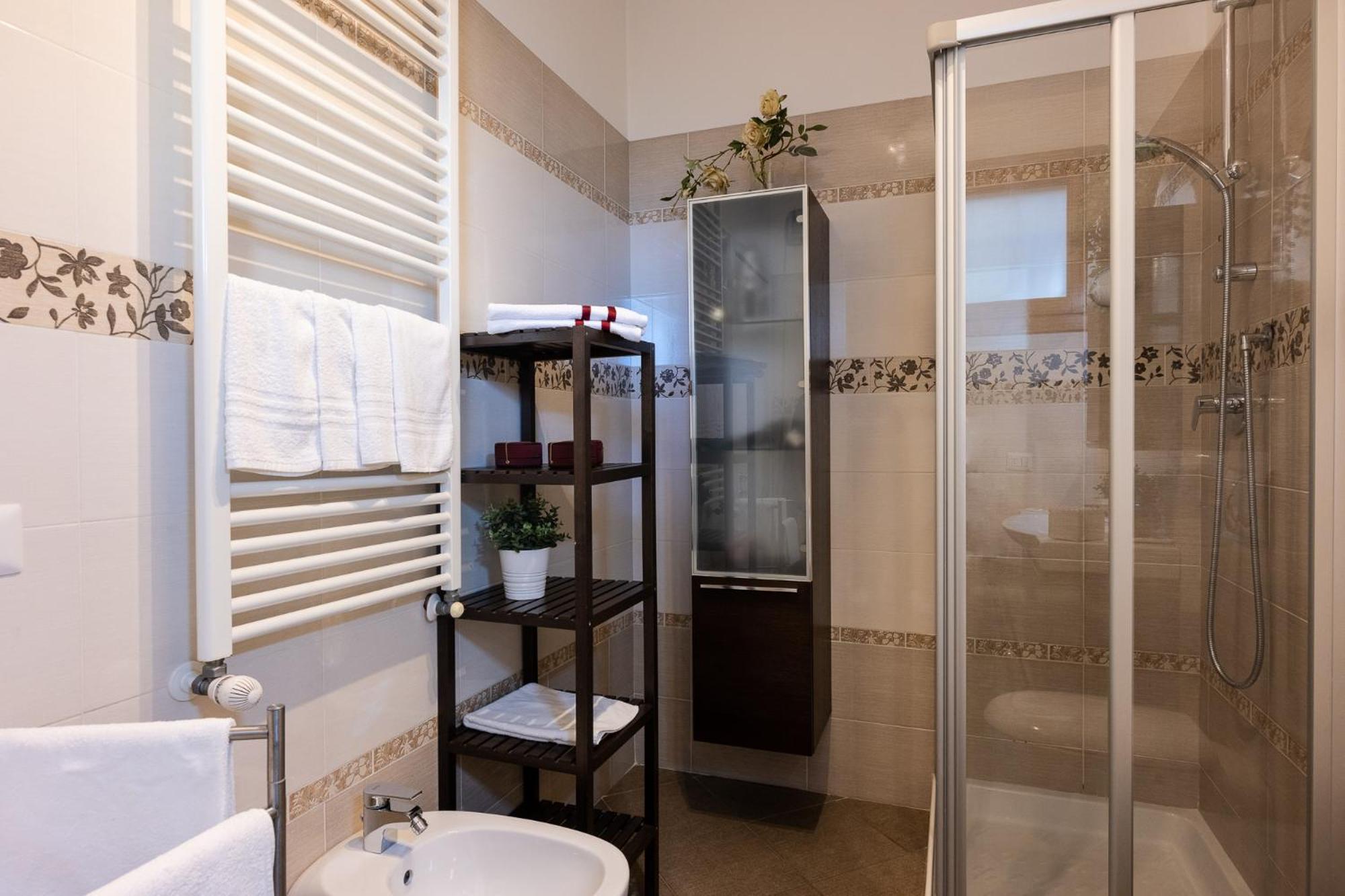Elegant Location in Florence - 2 FREE PARKING!