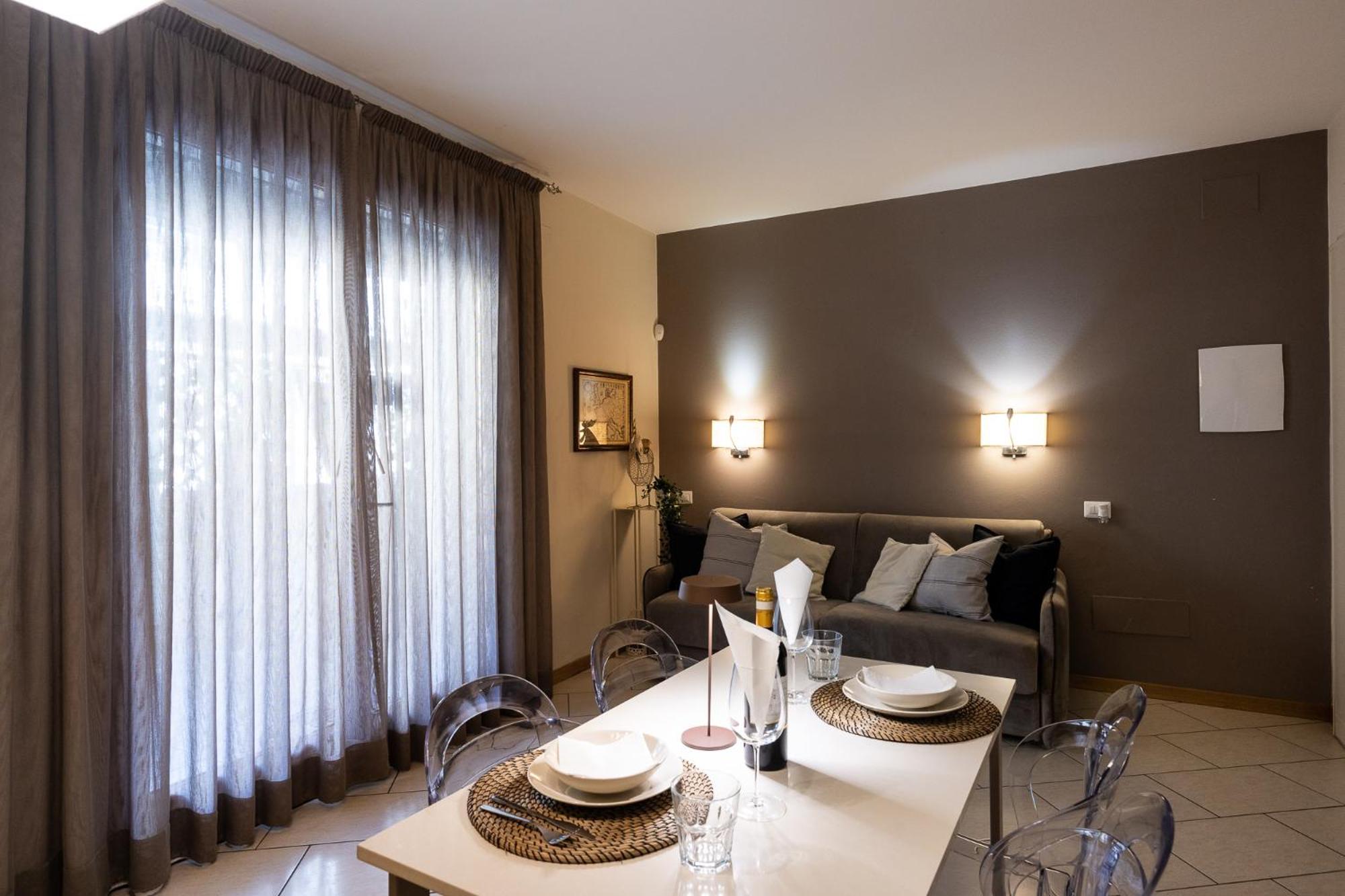 Elegant Location in Florence - 2 FREE PARKING!