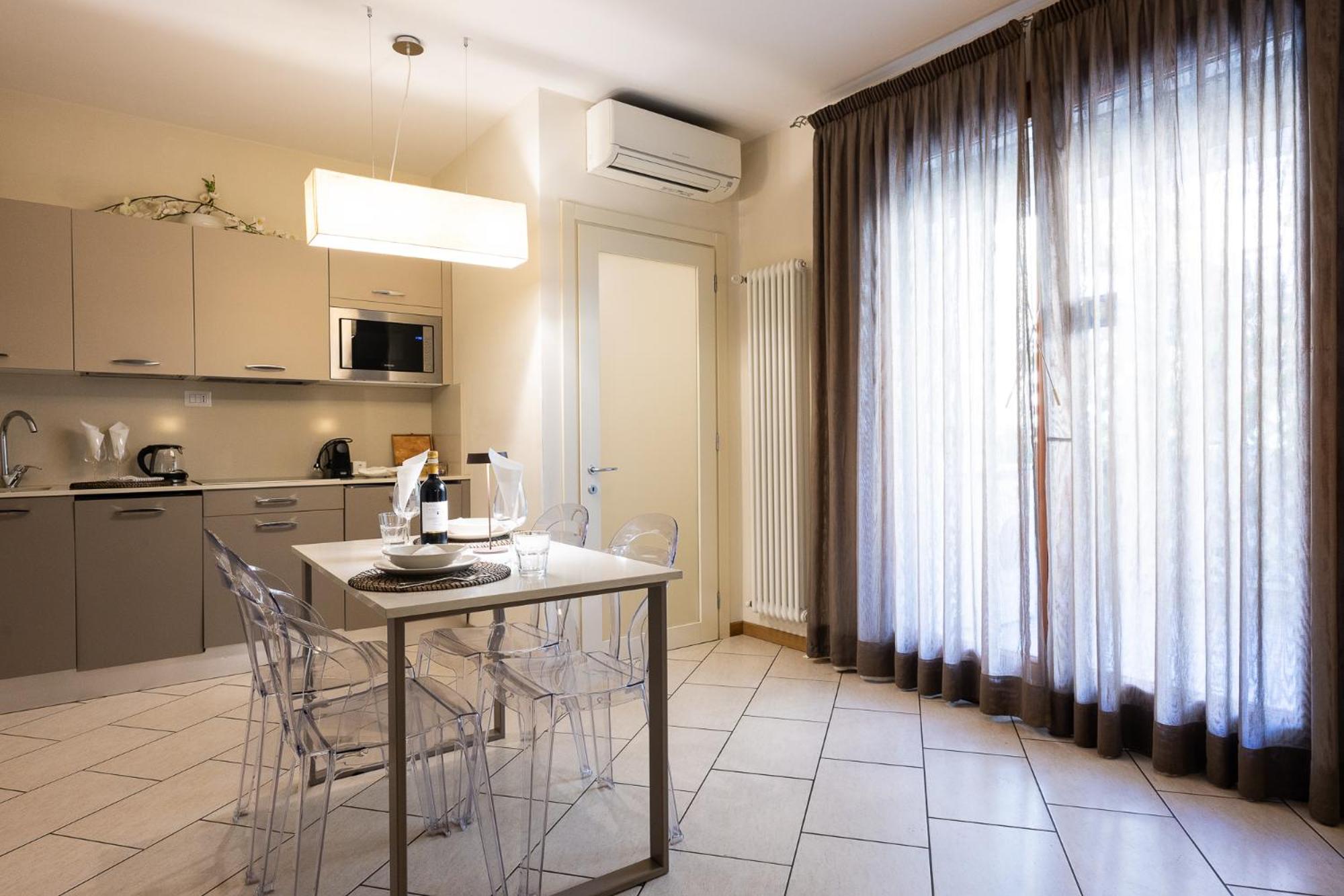 Elegant Location in Florence - 2 FREE PARKING!
