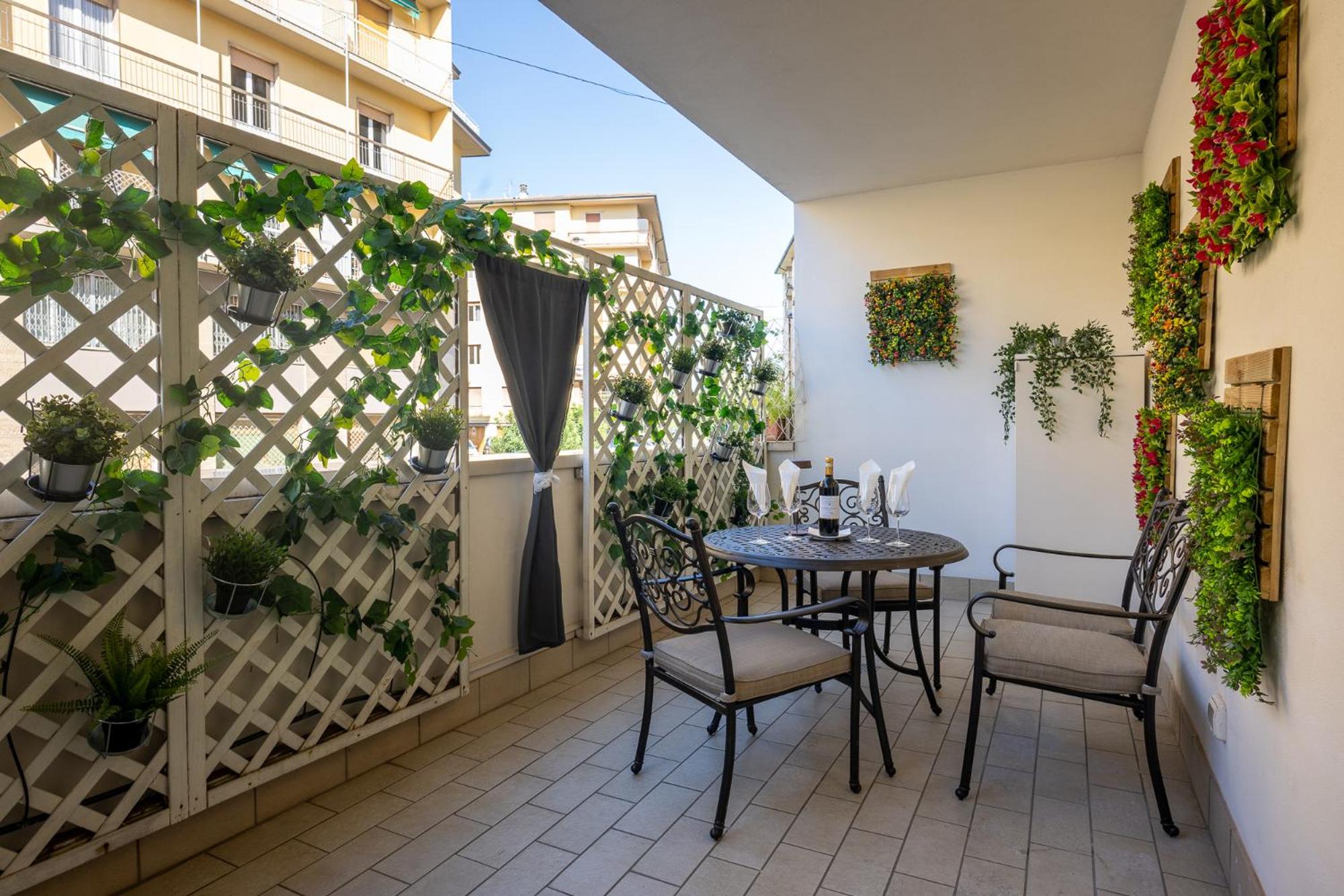 Elegant Location in Florence - 2 FREE PARKING!