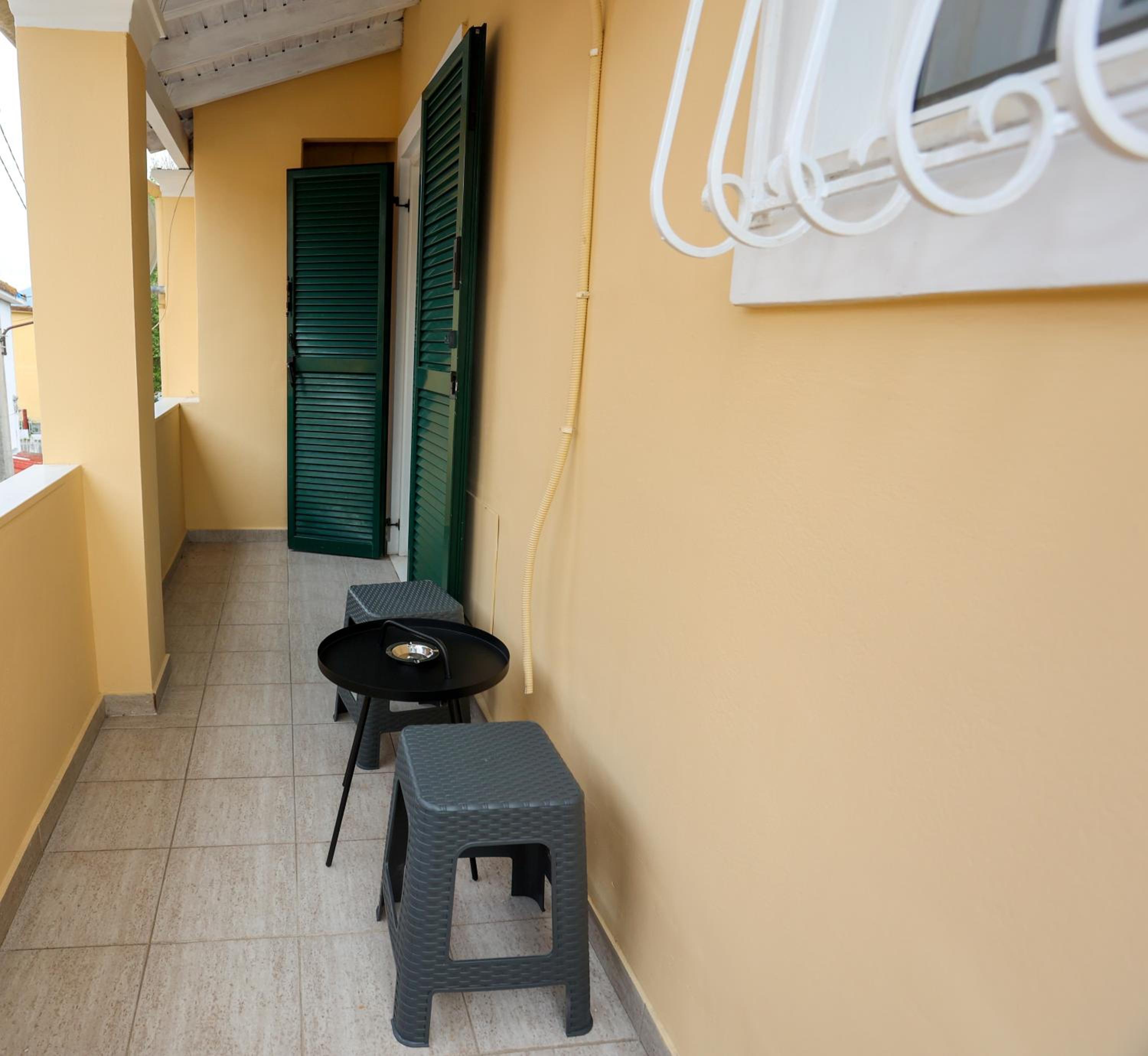 Yiasemi Maison