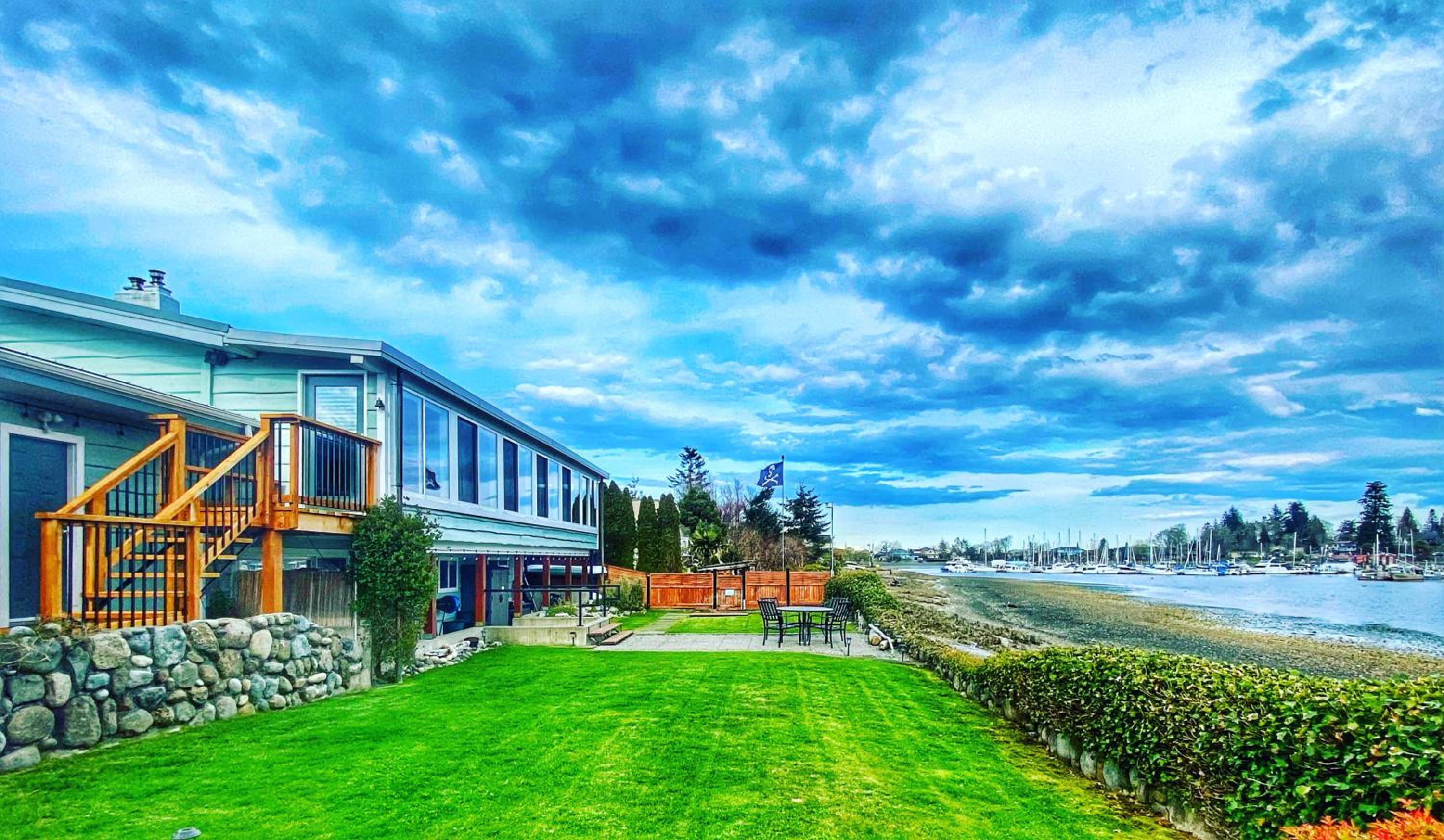 The Beach House at Deep Bay