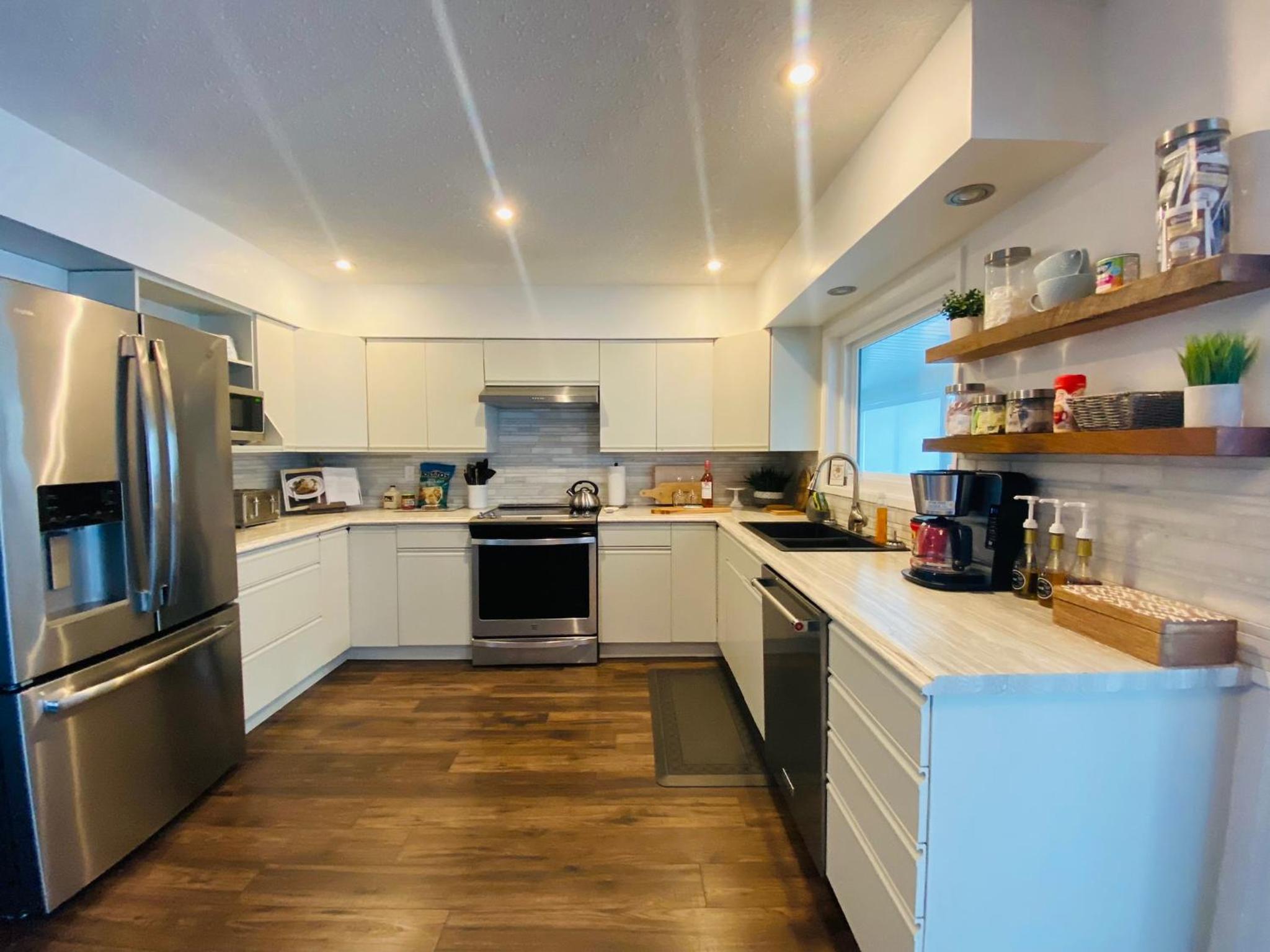 The Beach House at Deep Bay
