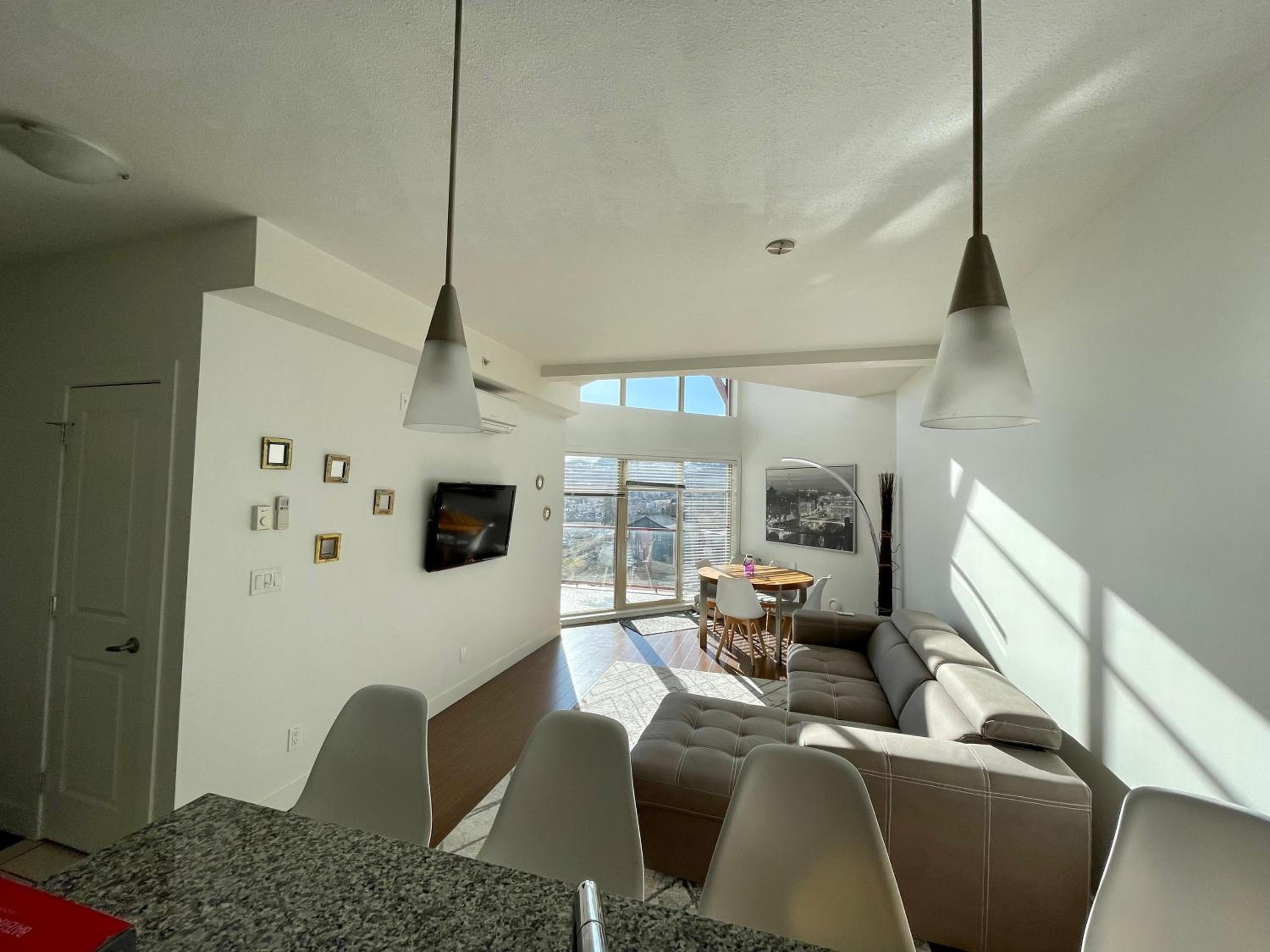 Stay In The Okanagan - Copper Sky, West Kelowna