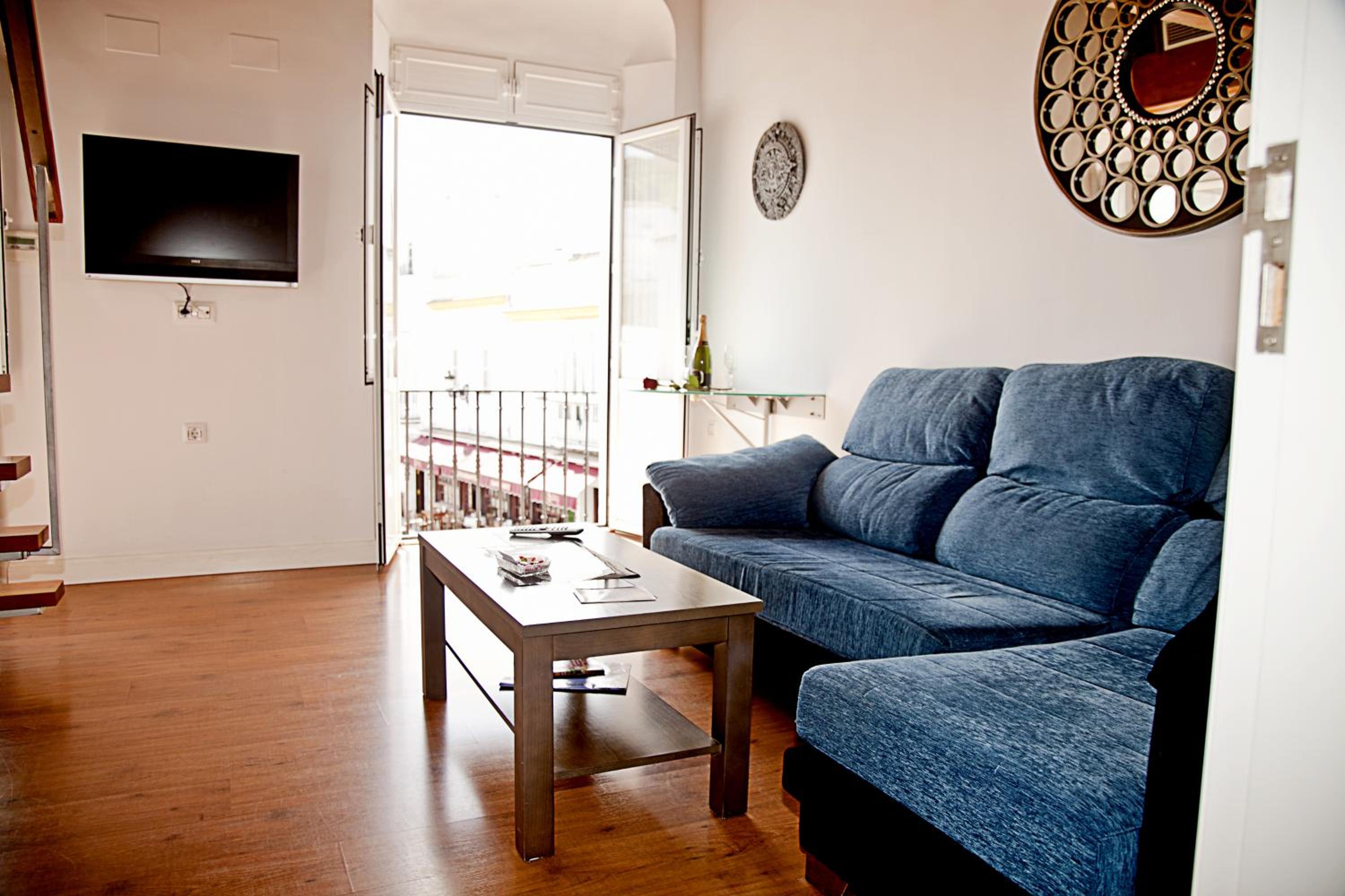 Apartamentos La Casa de la Alameda view 3