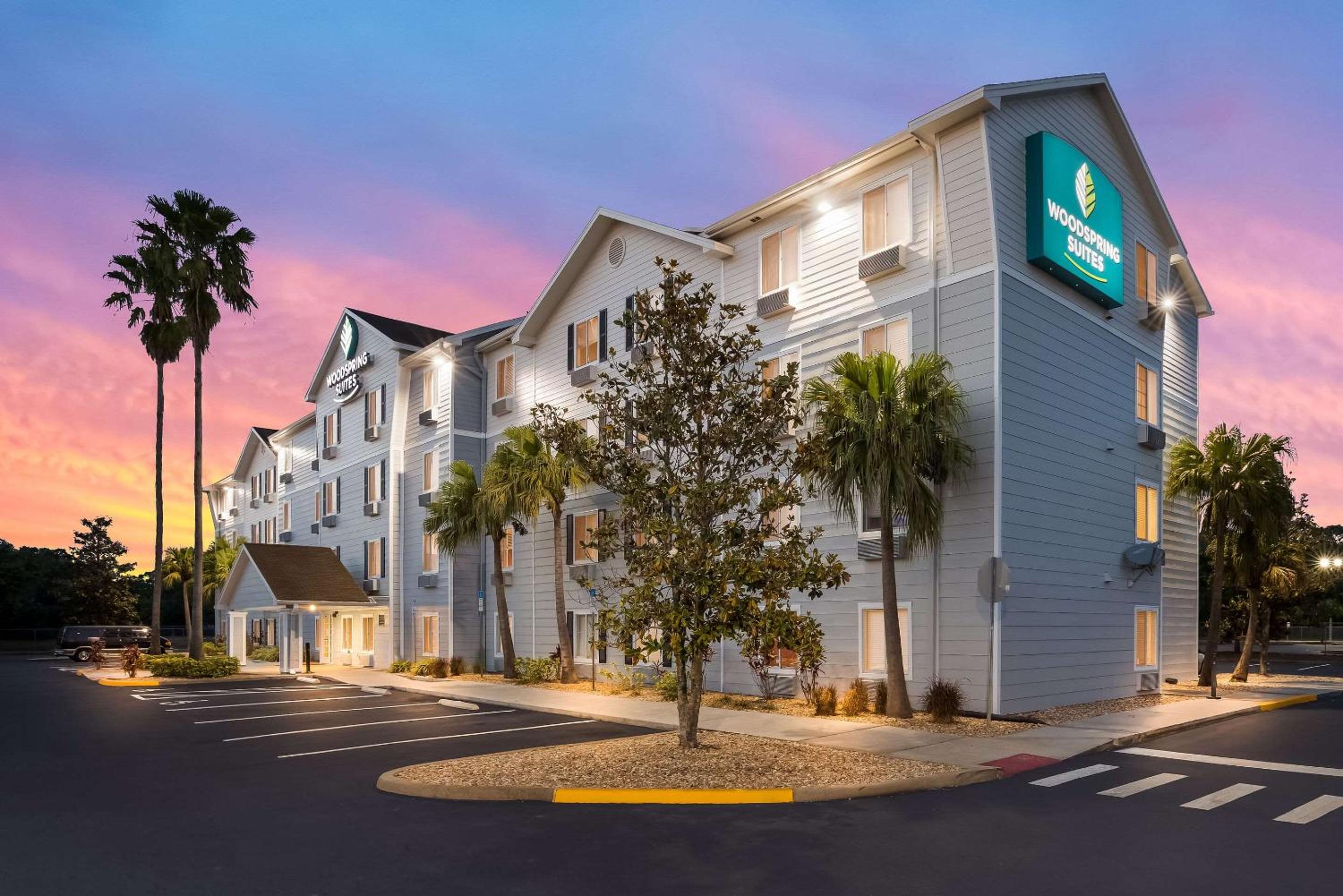 Orlando Vacations - WoodSpring Suites Orlando North - Maitland - Property Image 2