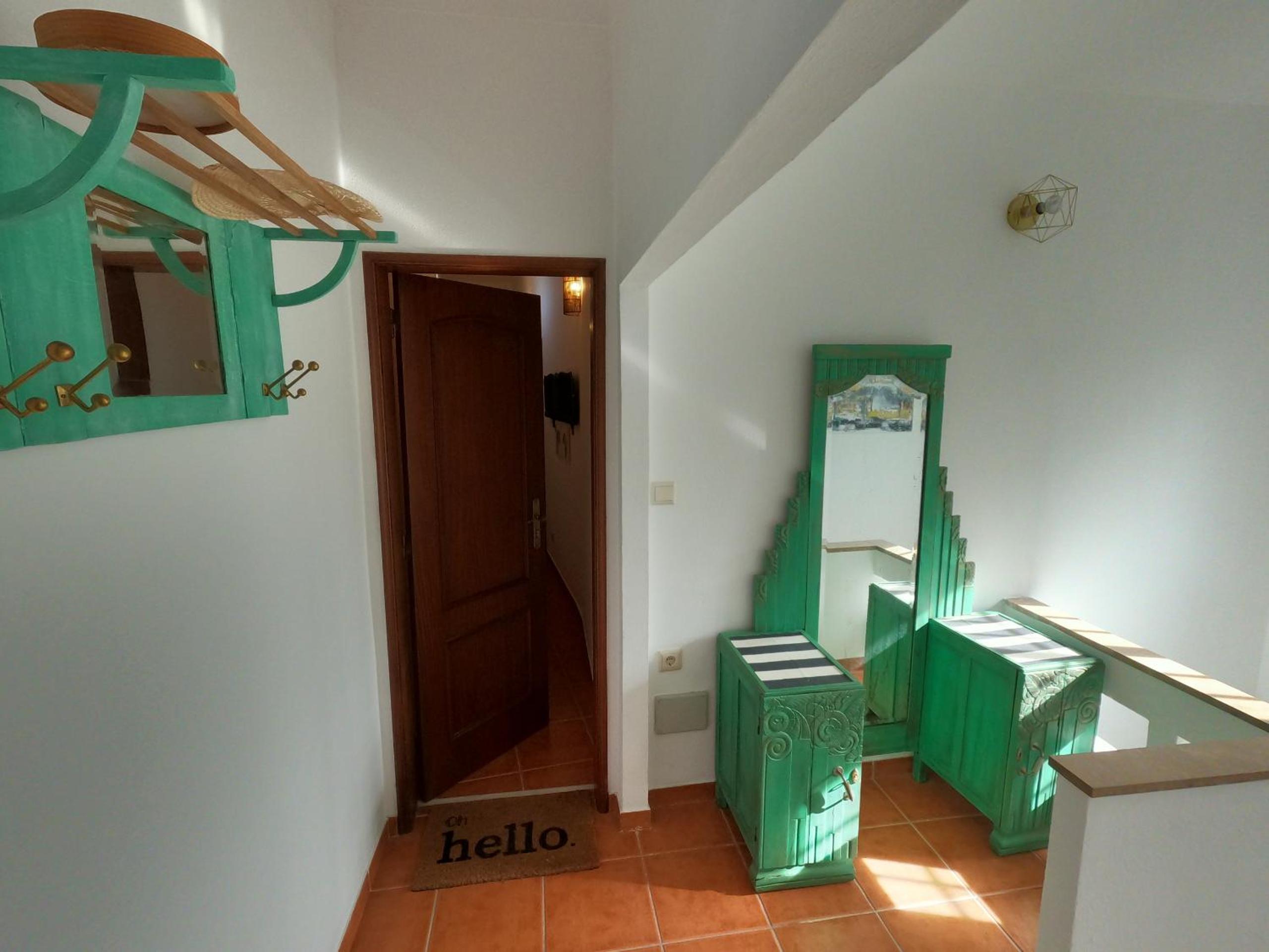 Algarve, renovated T1 apartment in S Bras de Alportel view 5