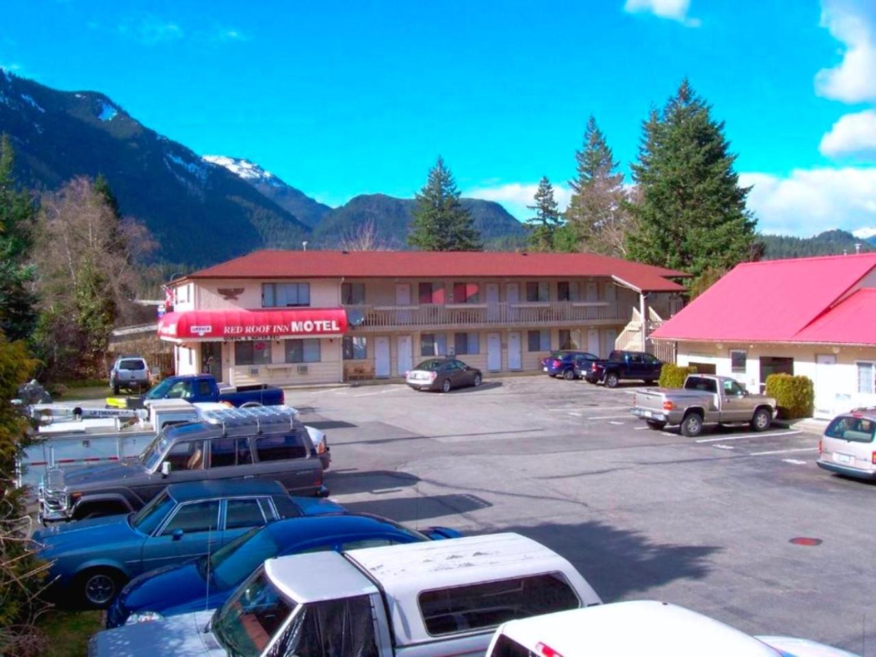 Red Roof Motor Inn - Image 4