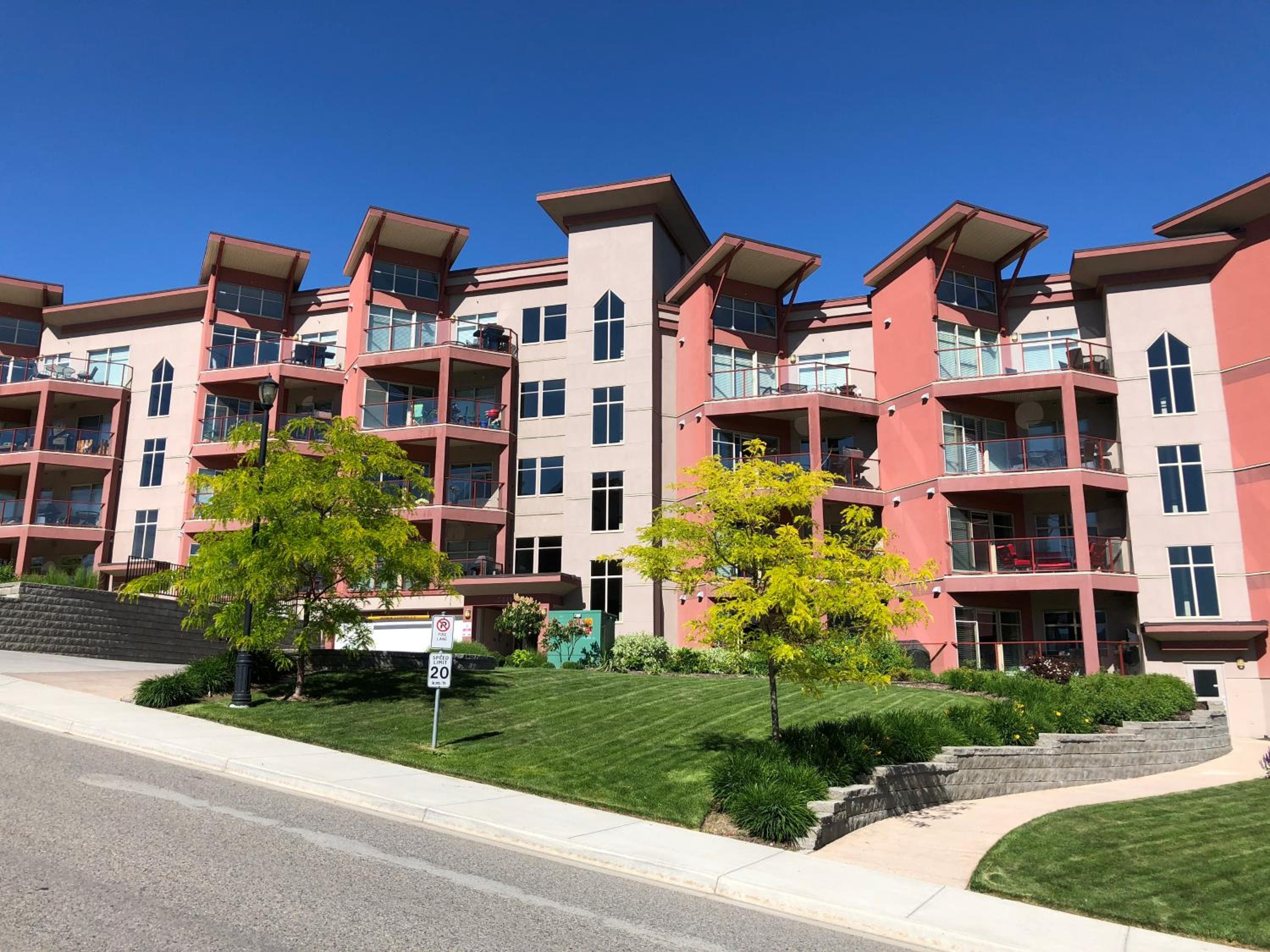 Stay In The Okanagan - Copper Sky, West Kelowna
