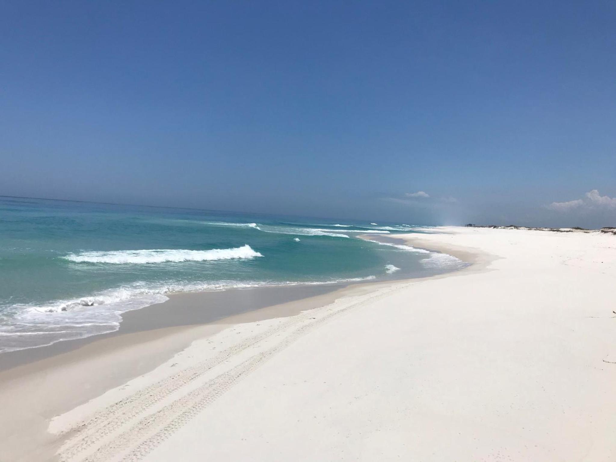 CASAS DUPLEX 2 QUARTOS na beira da praia de Figueira - Arraial do Cabo - RJ - Máx 5 hóspedes com 2 suítes, ou Máx 7 Hóspedes com sala de TV e churrasqueira
