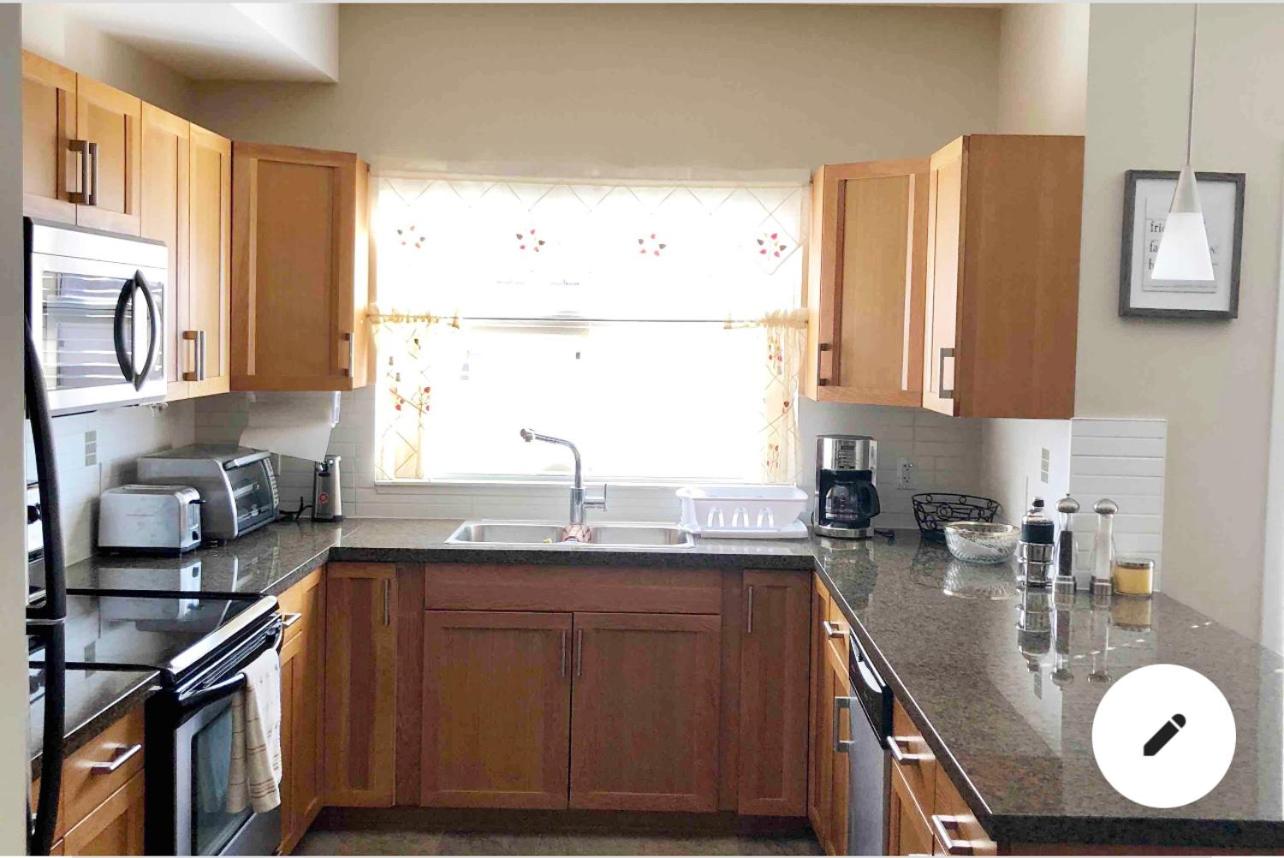 Stay In The Okanagan - Copper Sky, West Kelowna