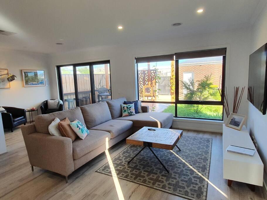 Spacious 3-bedroom home close to town and beach