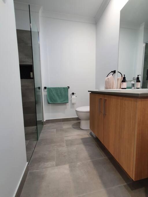 Spacious 3-bedroom home close to town and beach