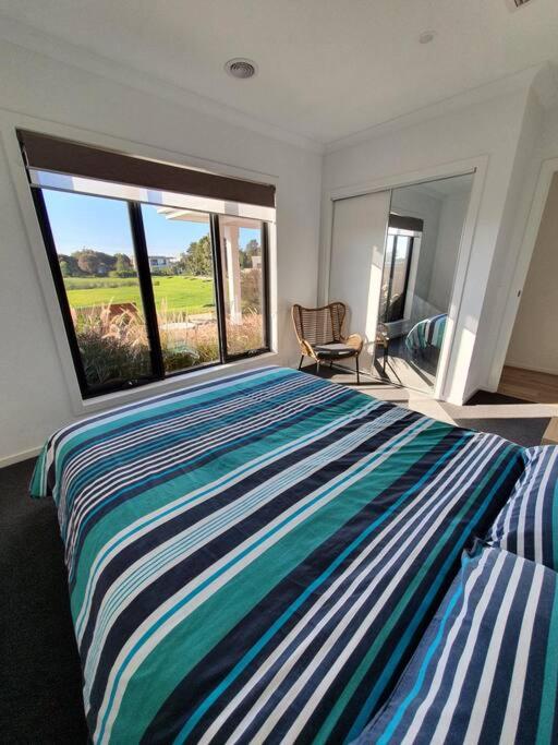 Spacious 3-bedroom home close to town and beach