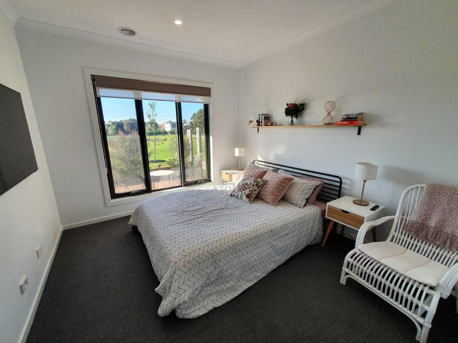 Spacious 3-bedroom home close to town and beach
