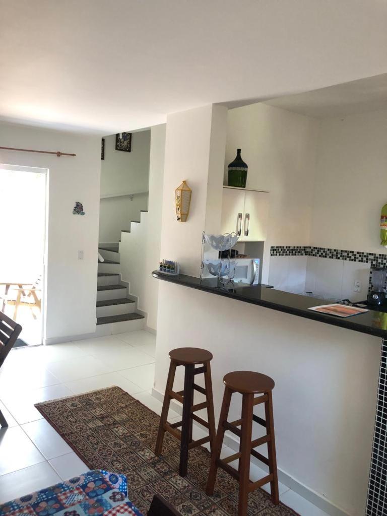 CASAS DUPLEX 2 QUARTOS na beira da praia de Figueira - Arraial do Cabo - RJ - Máx 5 hóspedes com 2 suítes, ou Máx 7 Hóspedes com sala de TV e churrasqueira