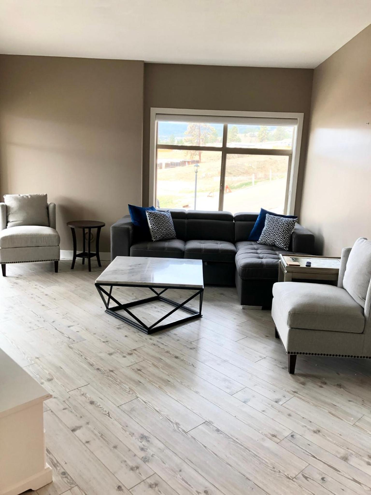 Stay In The Okanagan - Copper Sky, West Kelowna