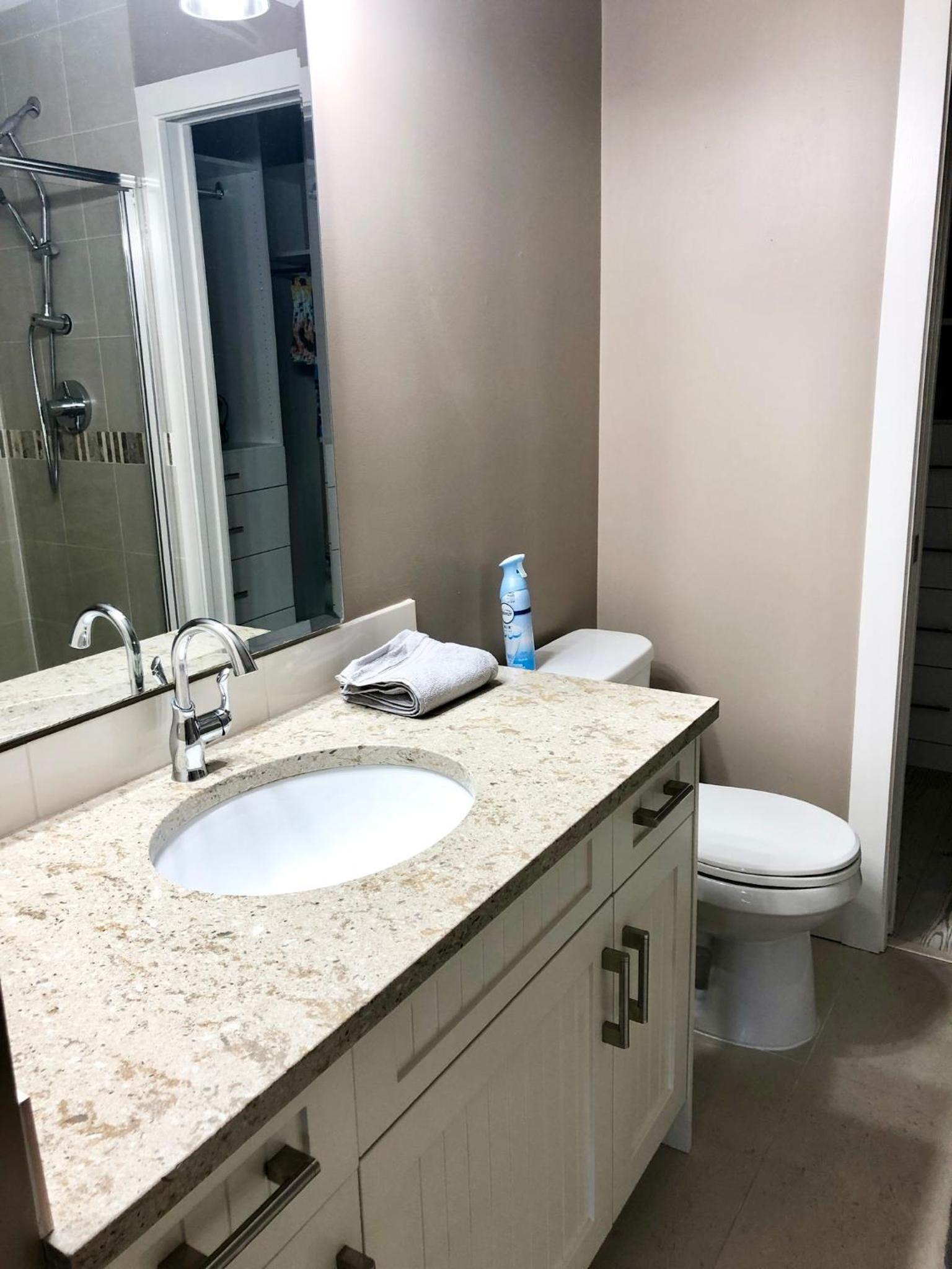 Stay In The Okanagan - Copper Sky, West Kelowna