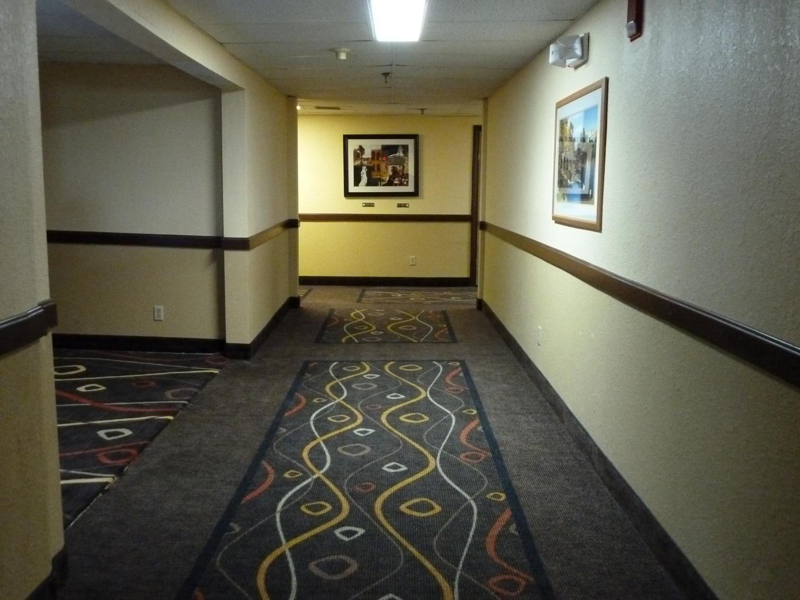 Katahdin Inn & Suites