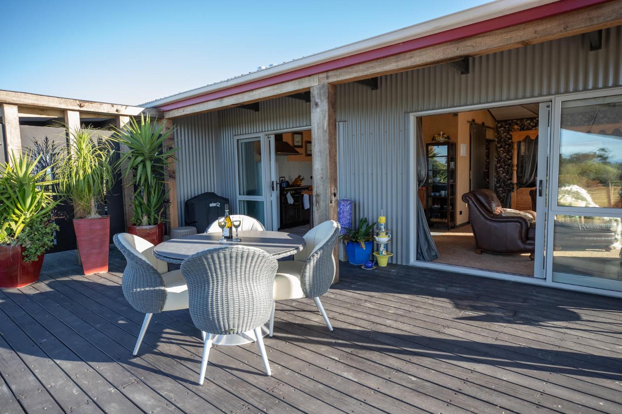 Holiday Bliss - Kiwi Suite view 3