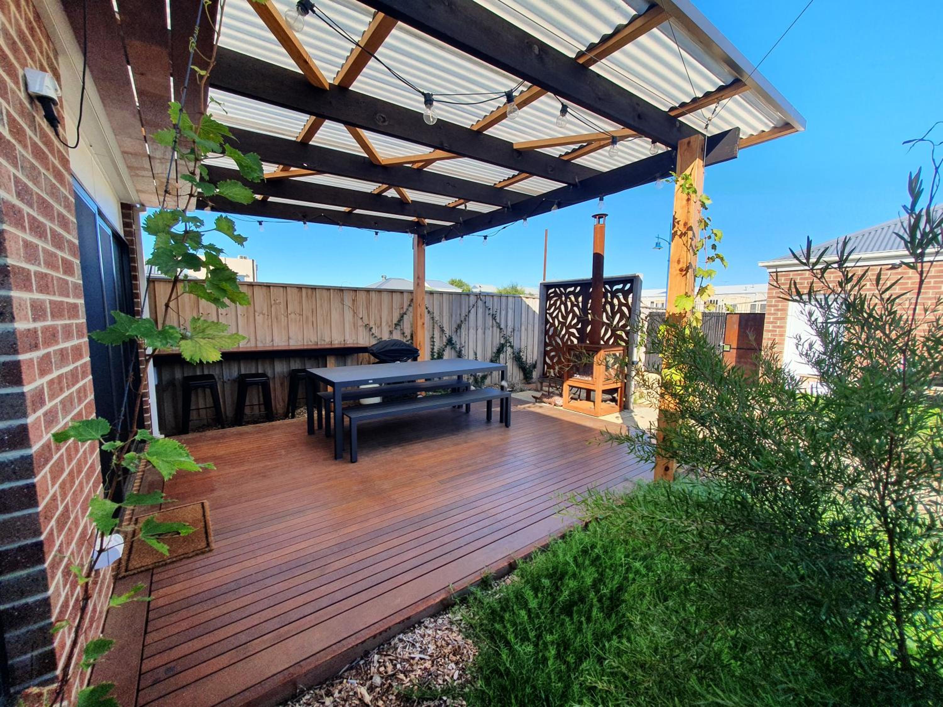 Spacious 3-bedroom home close to town and beach