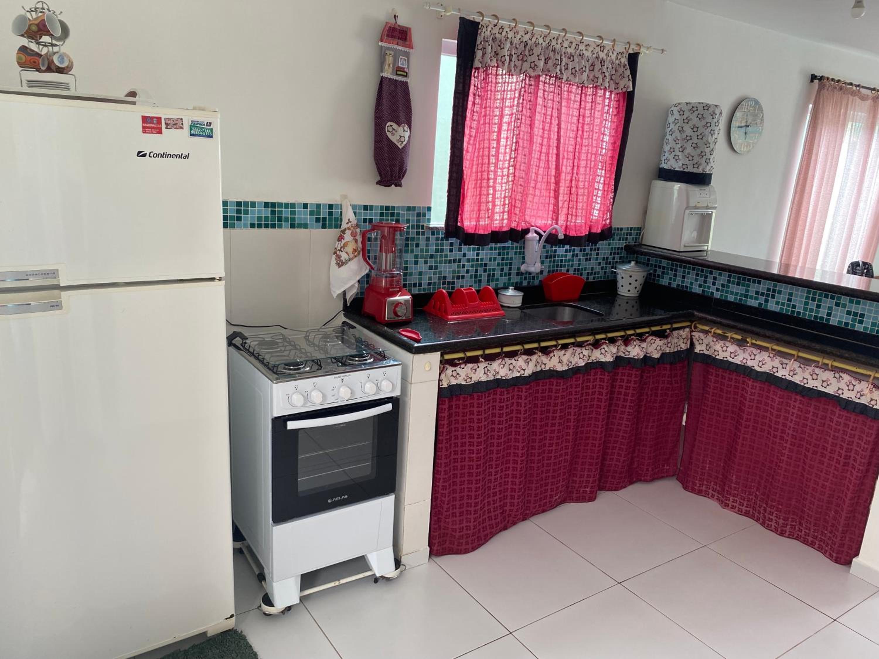 CASAS DUPLEX 2 QUARTOS na beira da praia de Figueira - Arraial do Cabo - RJ - Máx 5 hóspedes com 2 suítes, ou Máx 7 Hóspedes com sala de TV e churrasqueira