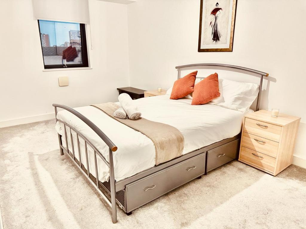 Birmingham City Centre Prestige Stay - Premium Apartment - City Centre - Wifi included view 2