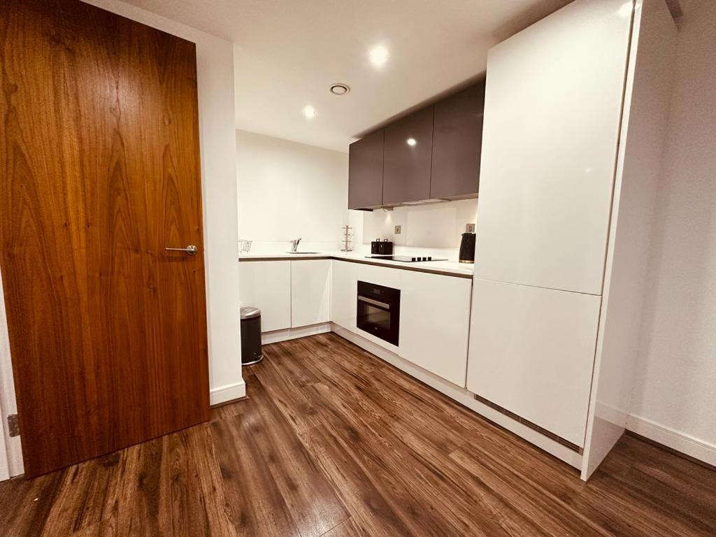 Birmingham City Centre Prestige Stay - Premium Apartment - City Centre - Wifi included view 5