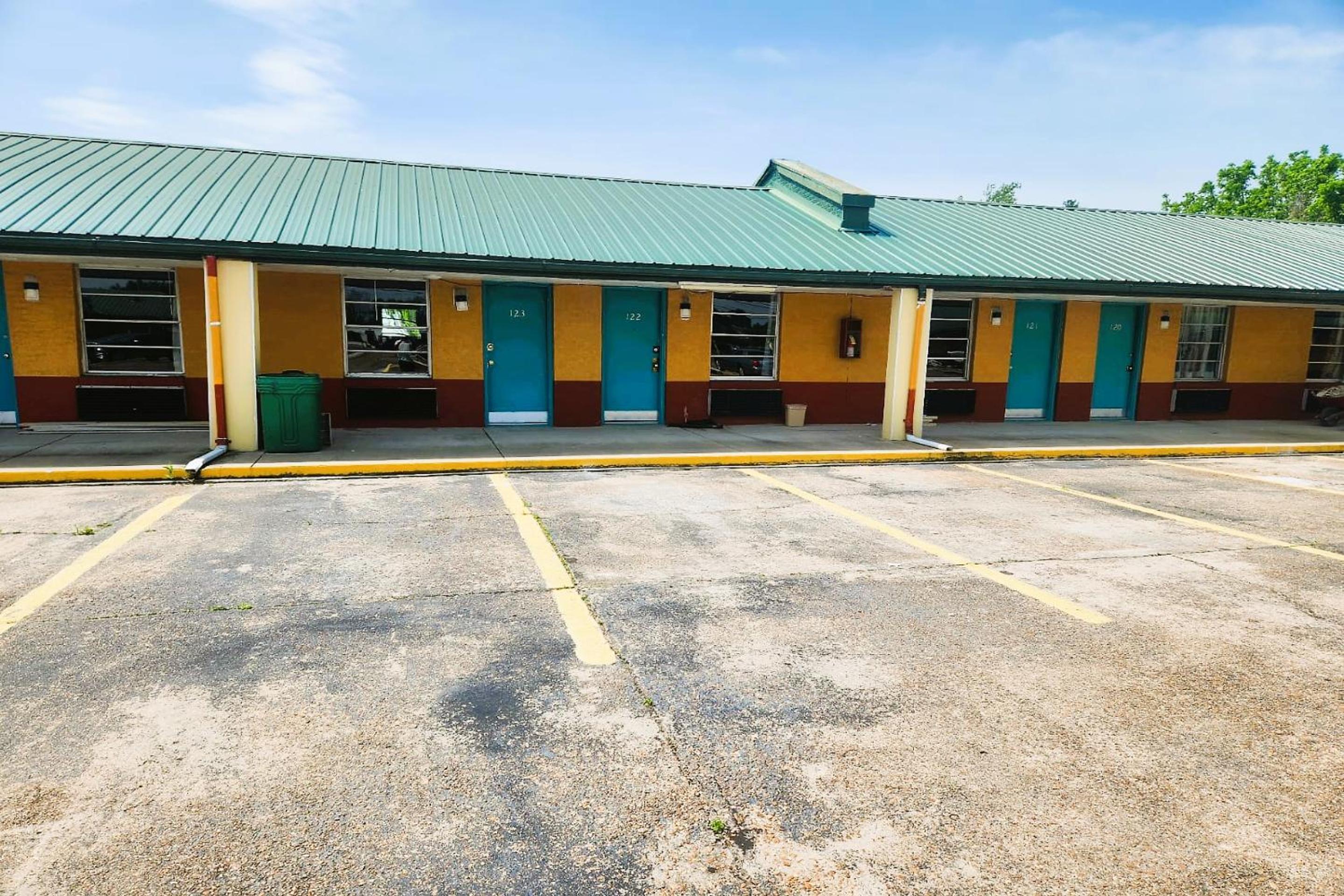 Travel Inn by OYO, Hwy 80 - Jackson view 3