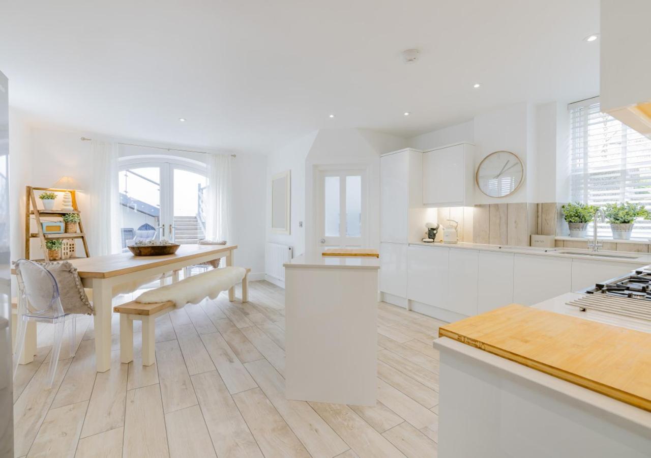 6 Bed in Pwllheli oc-argrai