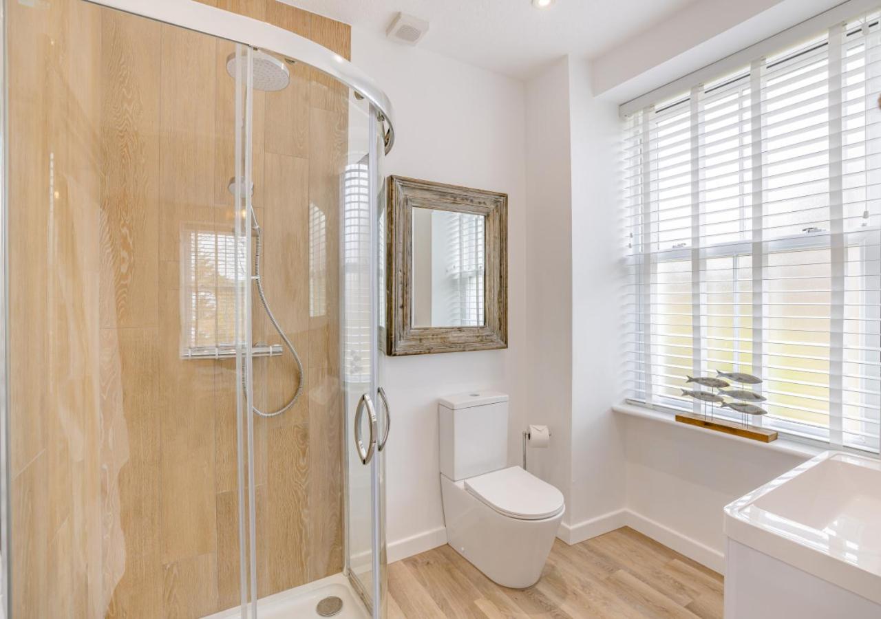 6 Bed in Pwllheli oc-argrai