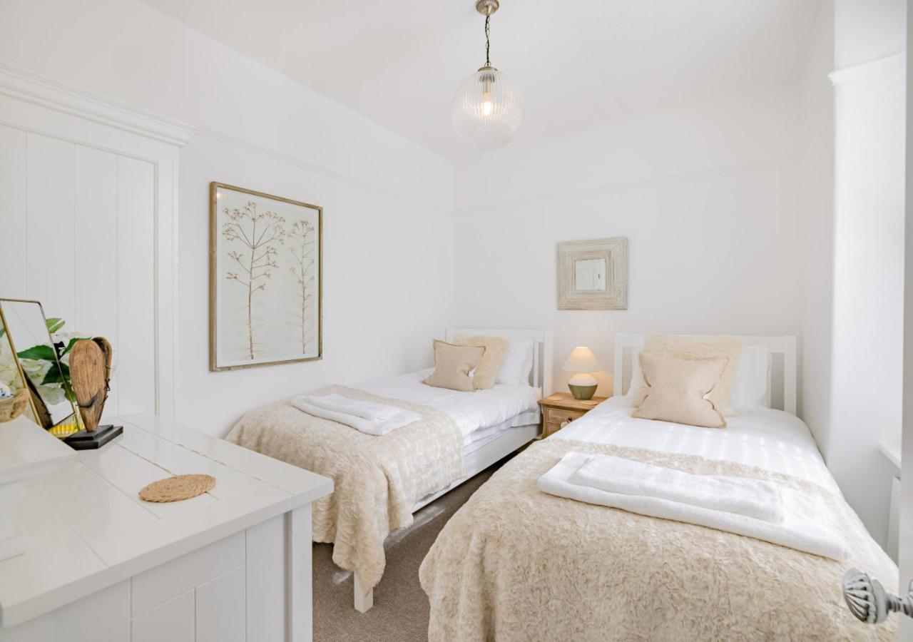 6 Bed in Pwllheli oc-argrai